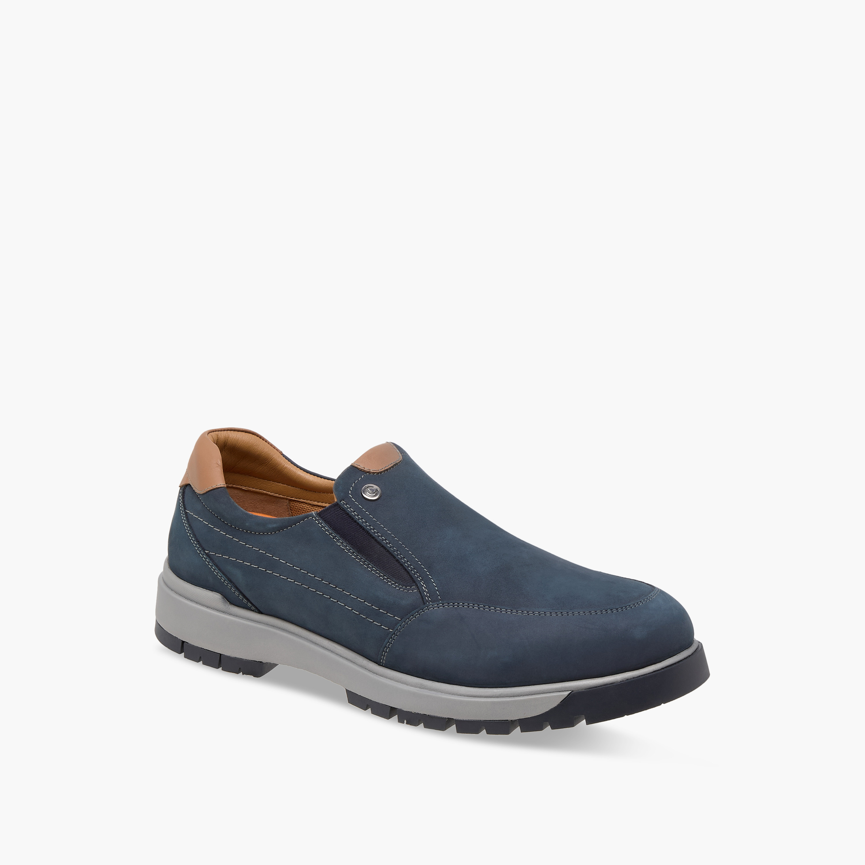 Le Confort Solid Slip-On Loafers-men-shoes-loafersandmoccasins-image-2