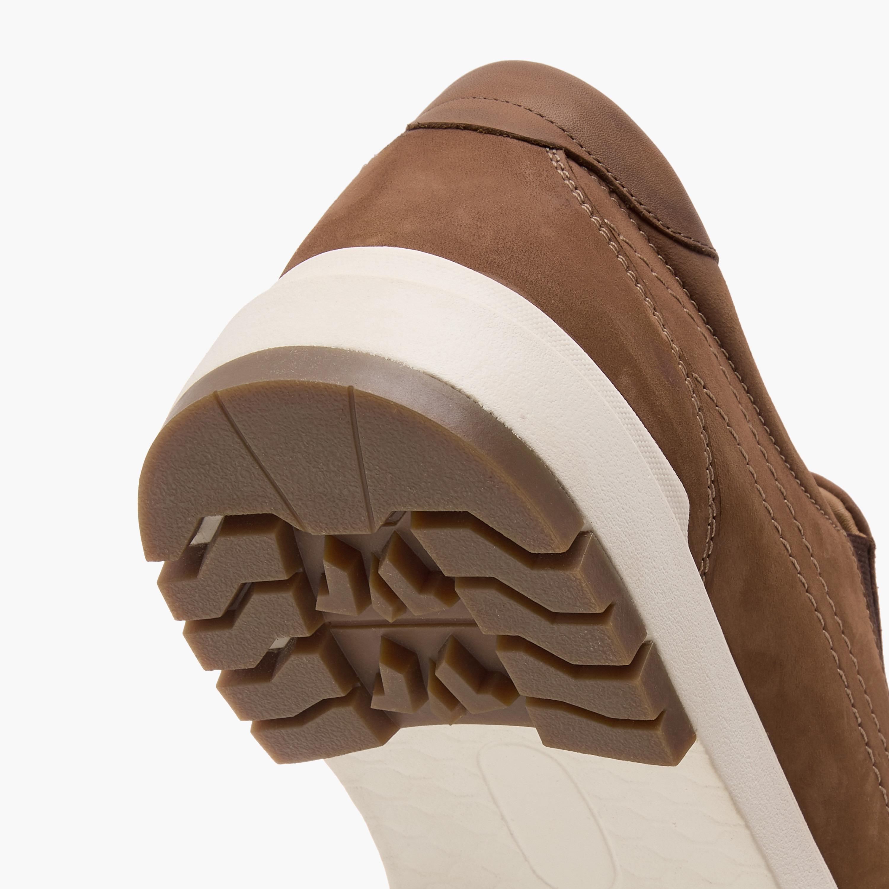 Le Confort Solid Slip-On Loafers-men-shoes-loafersandmoccasins-image-5
