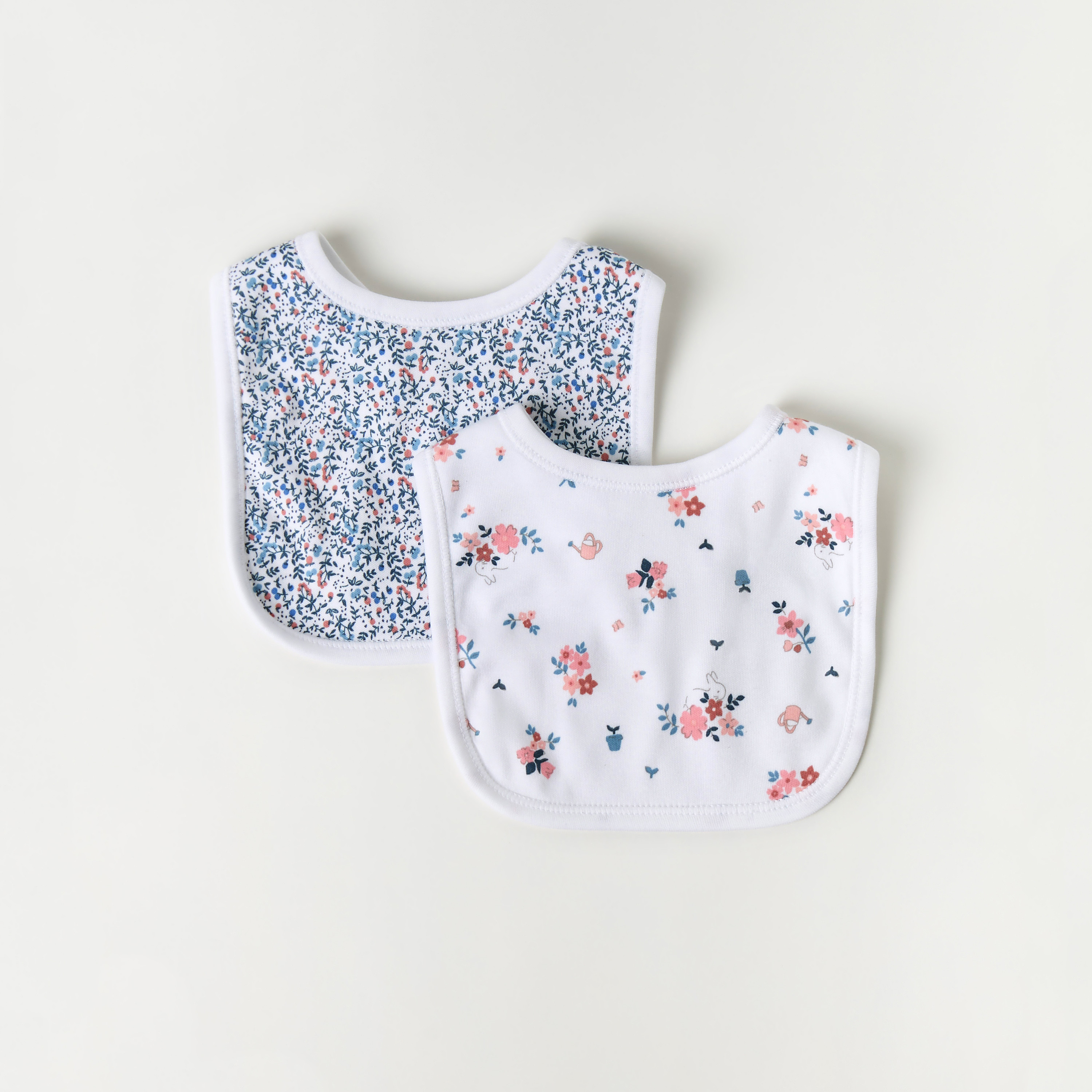 مريلة بطبعات زهرية بشريط إغلاق من جونيورز- طقم من قطعتين-baby-feeding-bibs-image-1