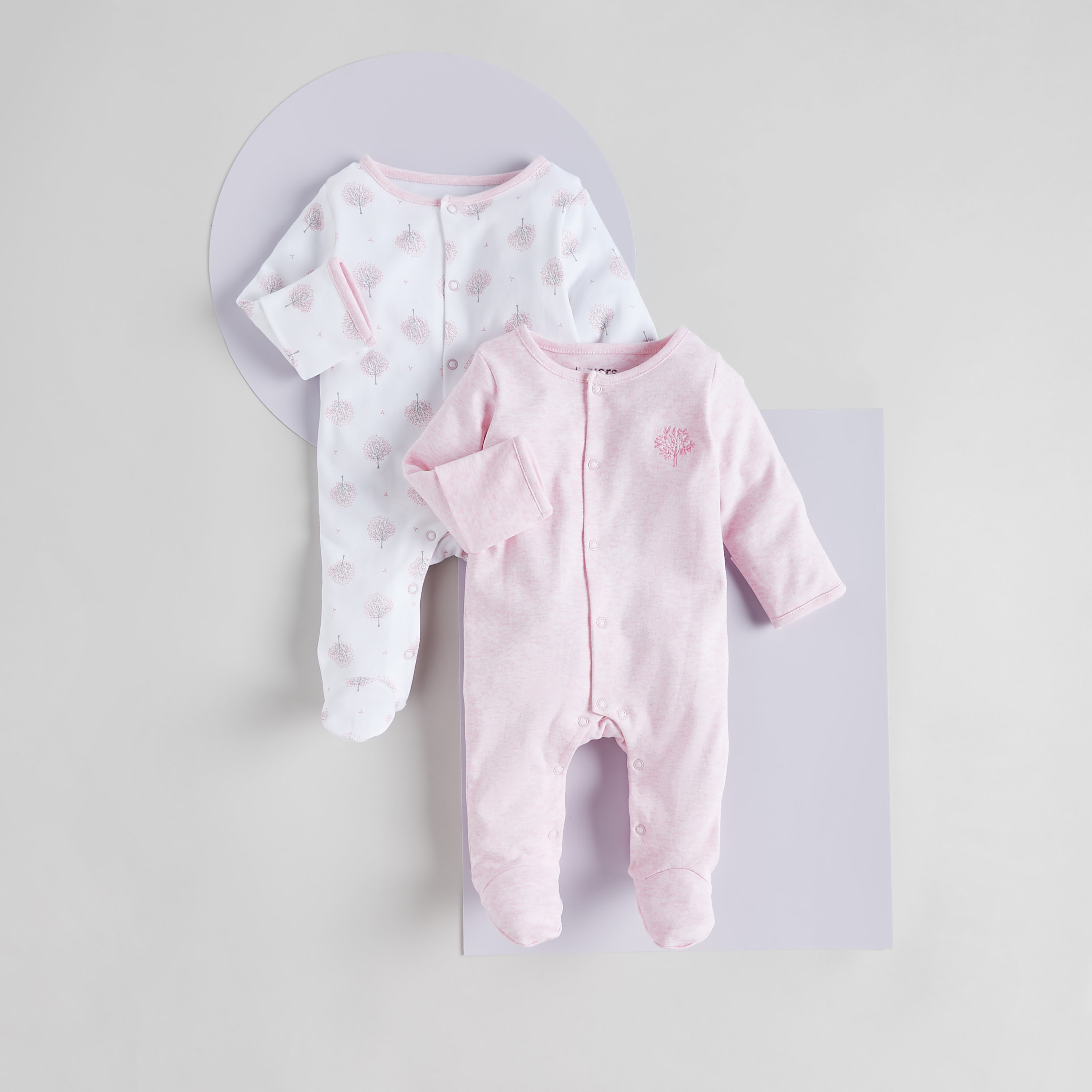 بدلات نوم مغلقة القدمين بطبعات من جونيورز - طقم من قطعتين-baby-girls-clothing-nightwear-sleepsuits-image-1