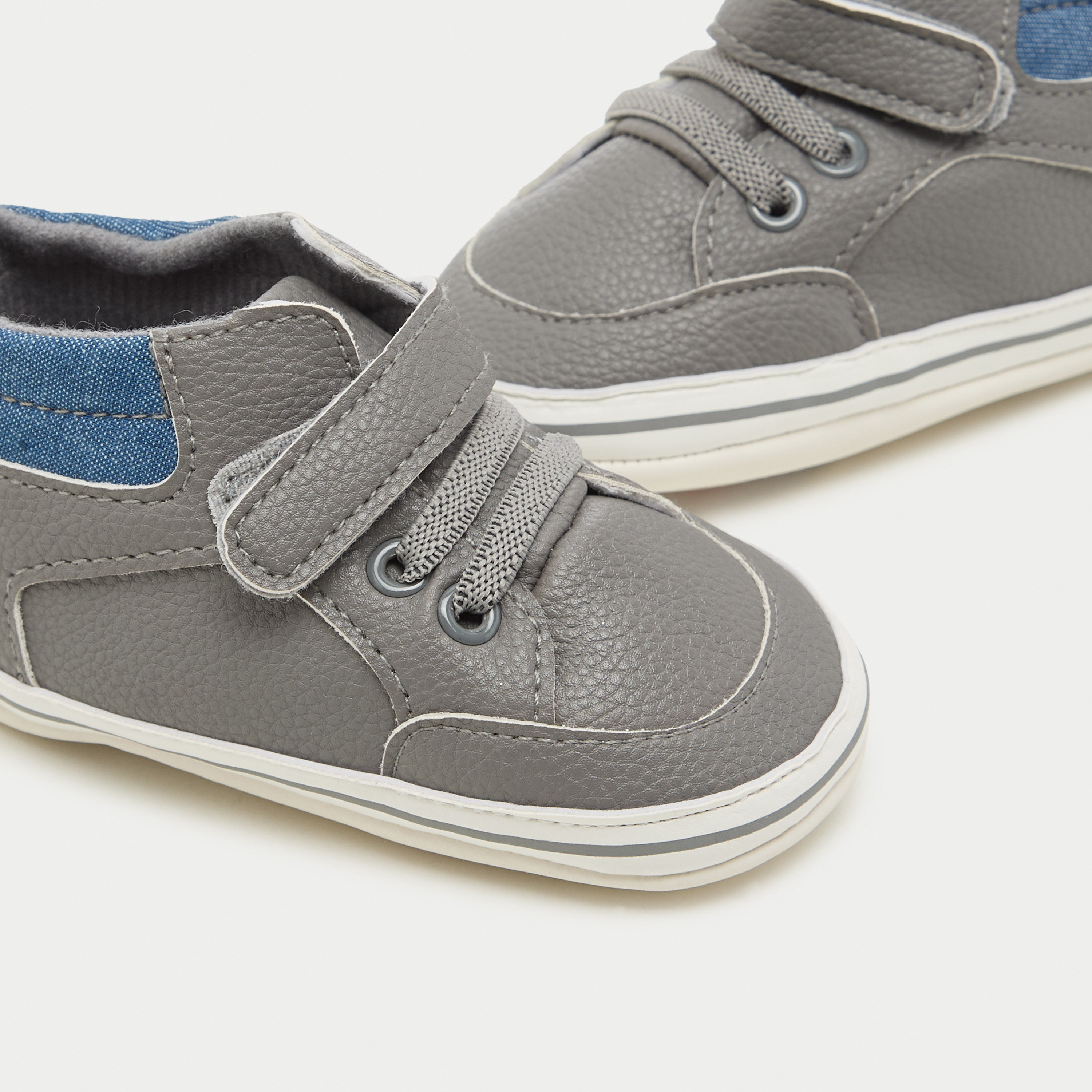 بوت متعدد التصاميم بشريط إغلاق لاصق من جونيورز-baby-boys-shoes-booties-image-3