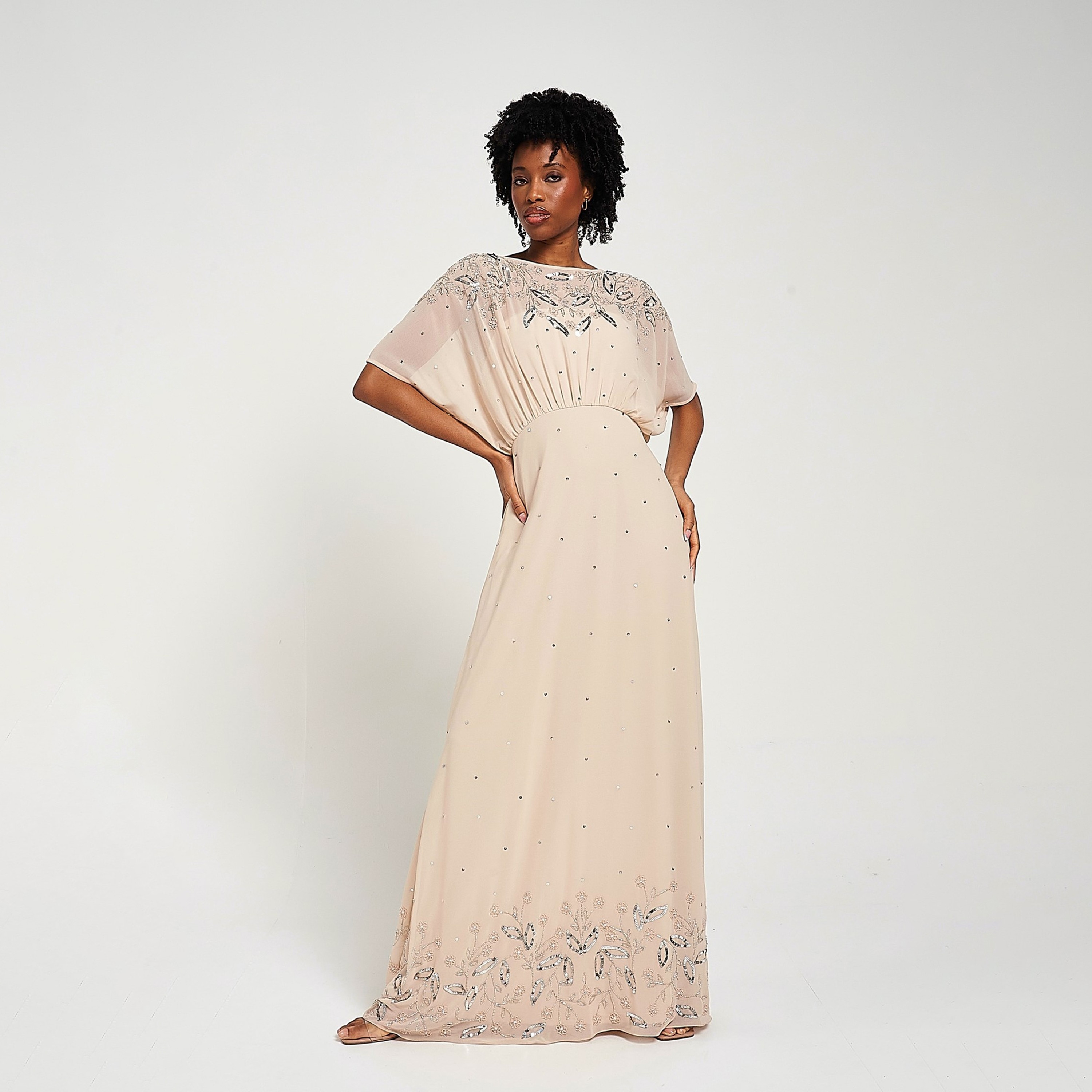 فستان سهرة طويل مزين بالترتر والمطرز من فروك آند فريل-women-clothing-dresses-image-1