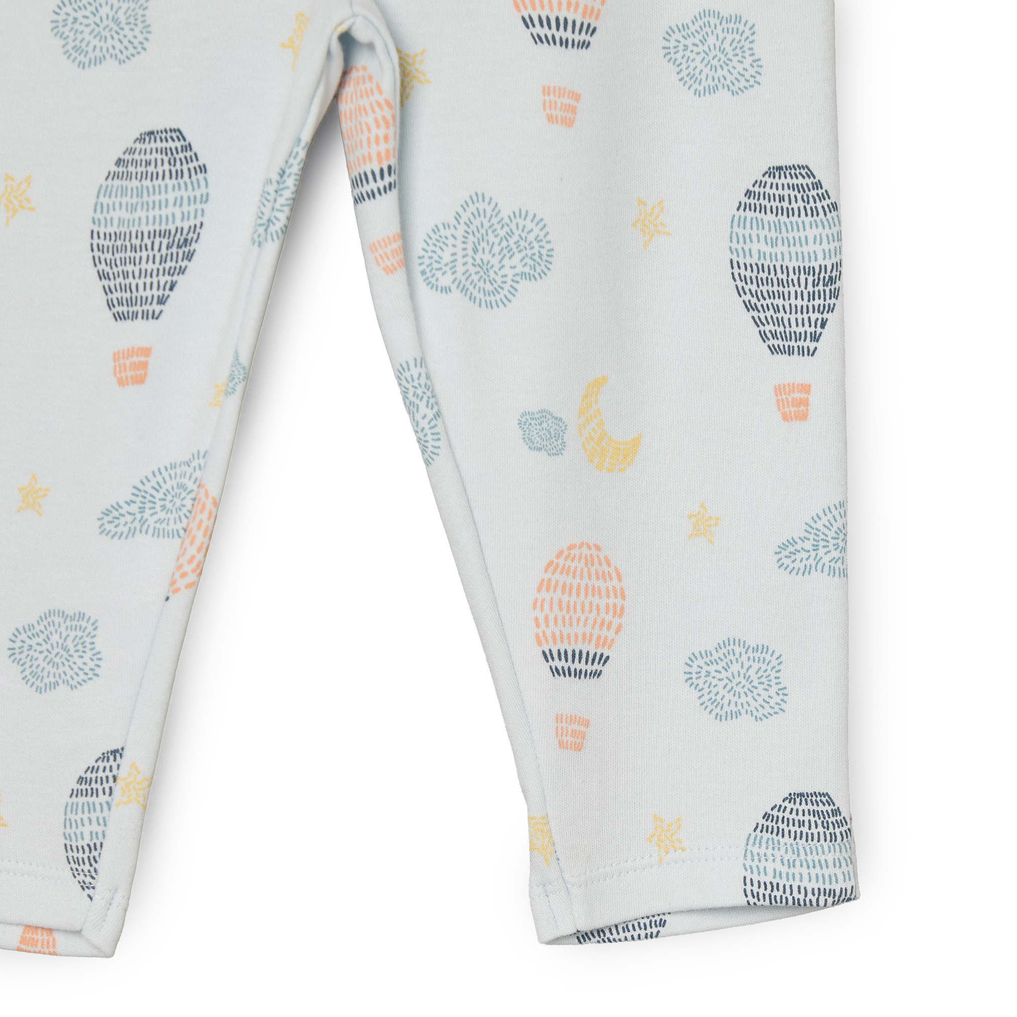 طقم بيجاما قطني بياقة مستديرة وأكمام طويلة بطبعة منطاد هواء ساخن من جونيورز-promo_babyshop_Buy3for7.9_KWT030926-image-7
