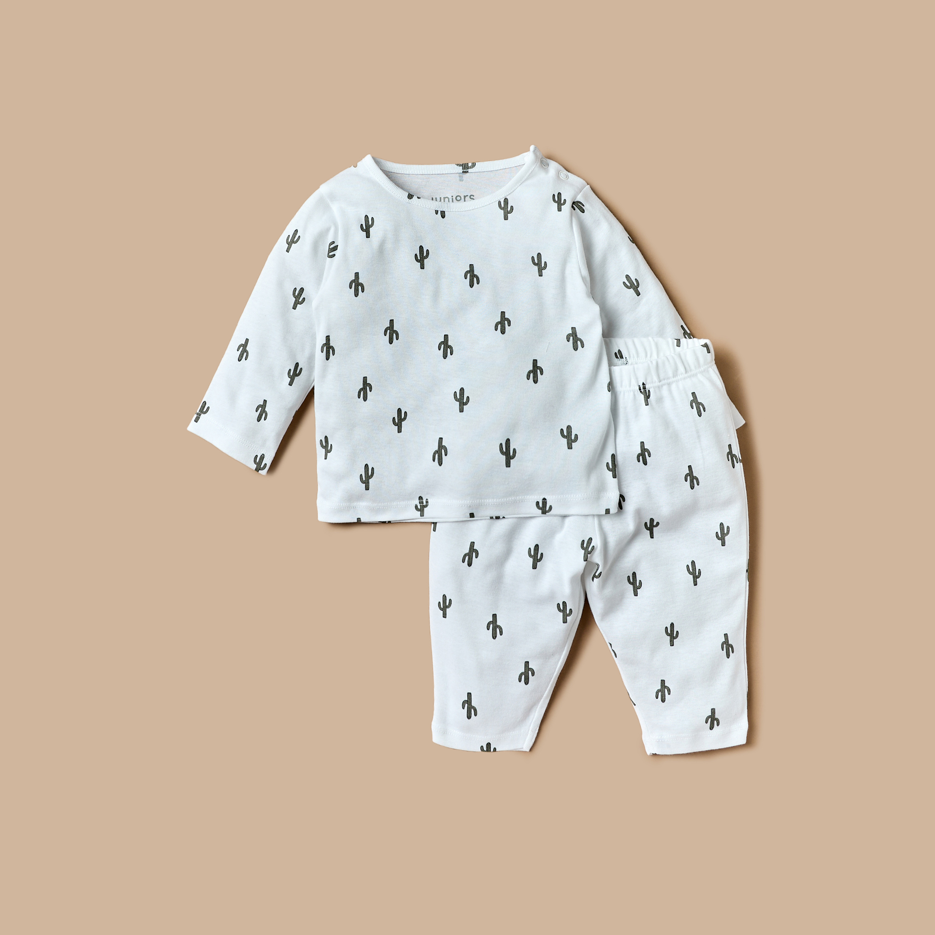 طقم بنطلون بيجاما بخصر مطاطي وتيشيرت بأكمام طويلة وطبعات صبار من جونيورز-baby-boys-clothing-nightwear-pyjamasets-image-1