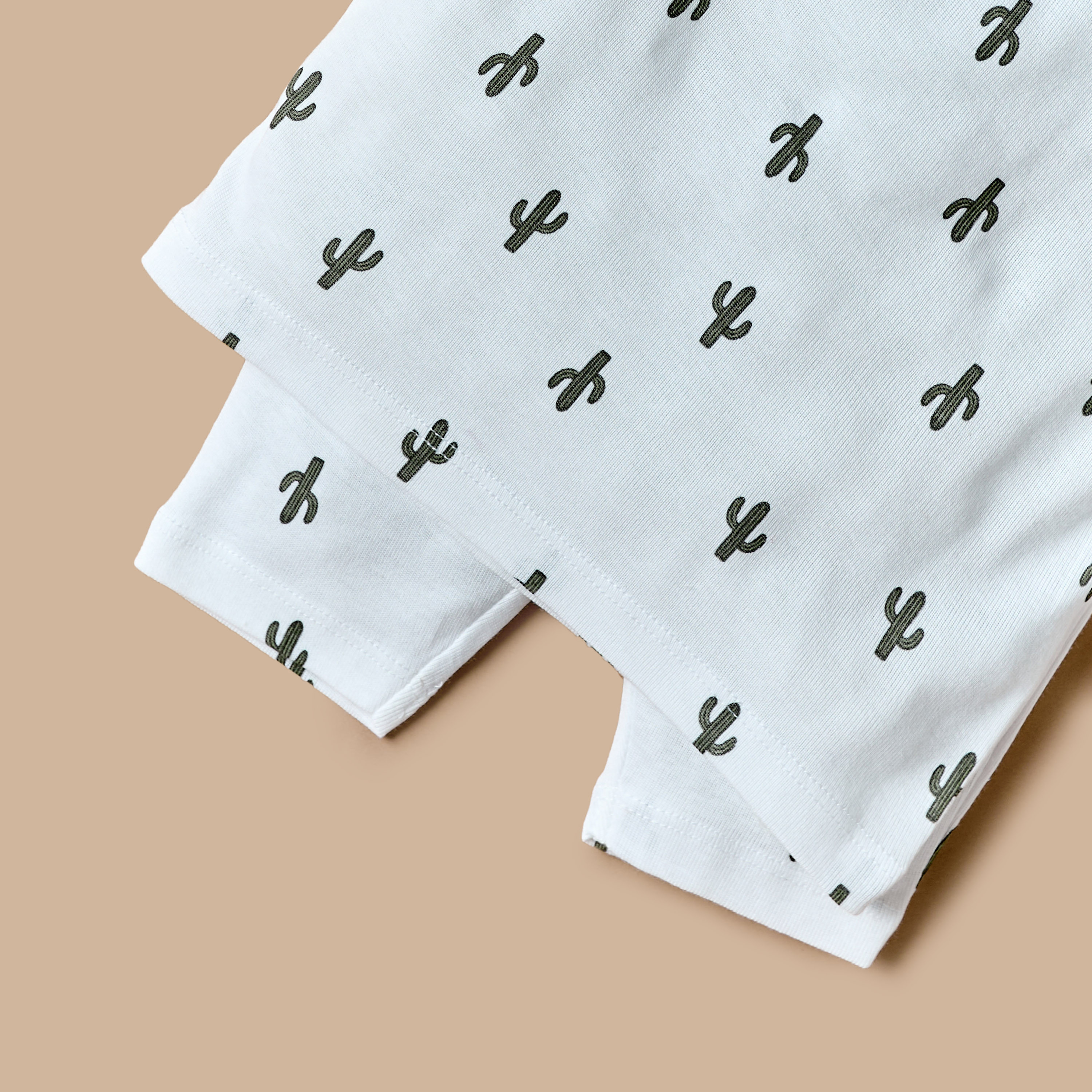 طقم بنطلون بيجاما بخصر مطاطي وتيشيرت بأكمام طويلة وطبعات صبار من جونيورز-baby-boys-clothing-nightwear-pyjamasets-image-5