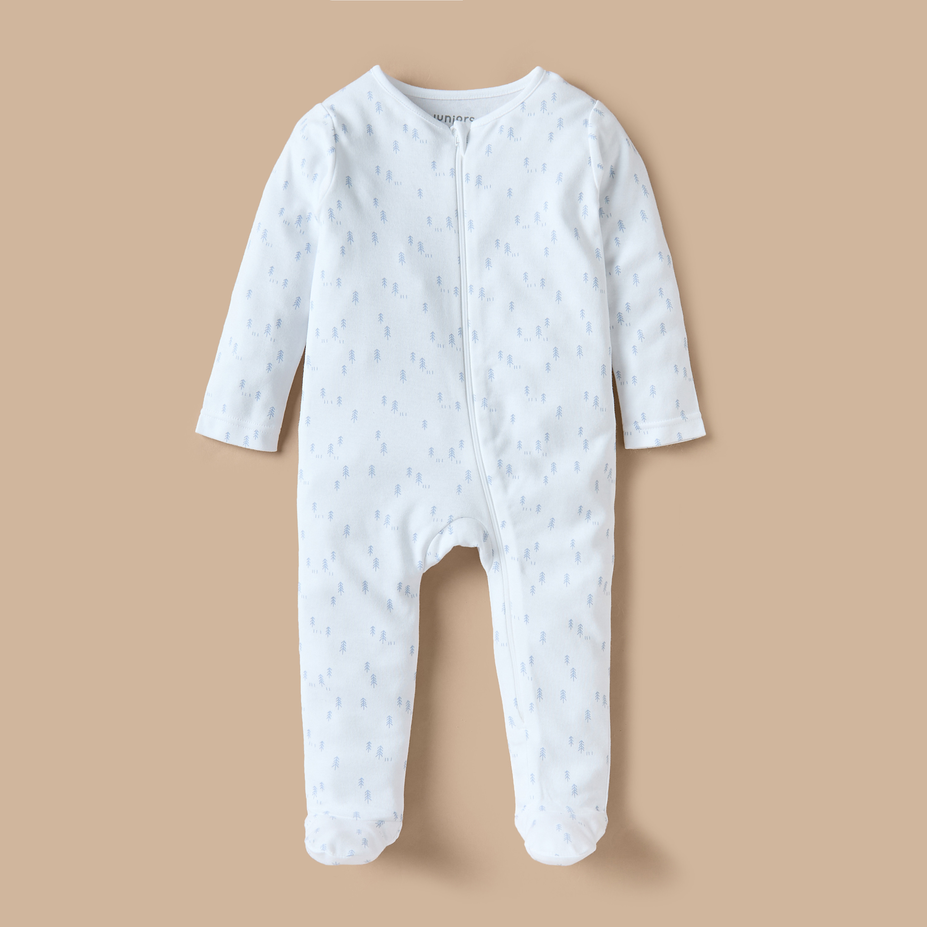 بدلة نوم مغلقة القدمين بأكمام طويلة وطبعات شجرة من جونيورز-baby-boys-clothing-nightwear-sleepsuits-image-1