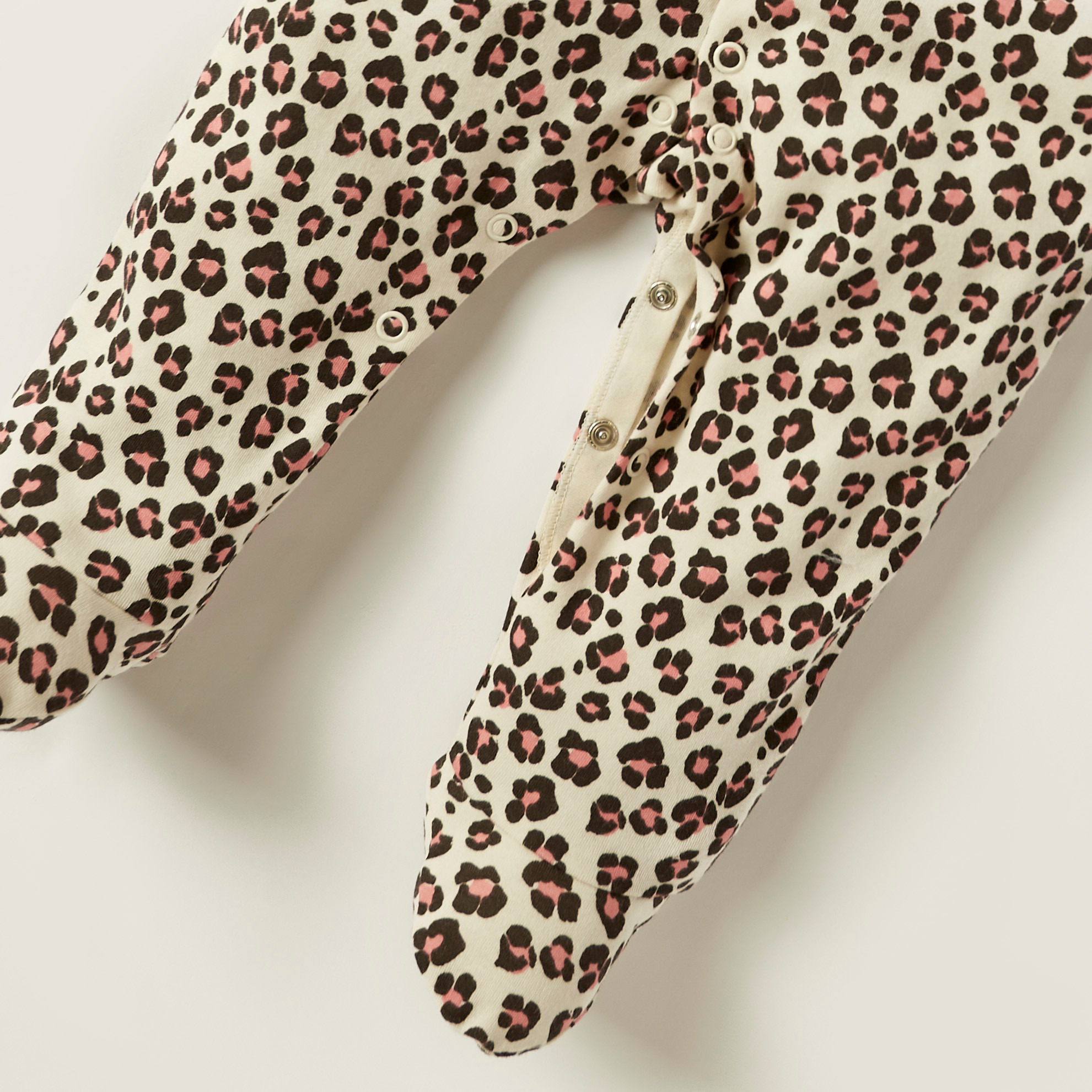 بدلة نوم مغلقة القدمين بأكمام طويلة وطبعات من جونيورز-baby-girls-clothing-nightwear-sleepsuits-image-3