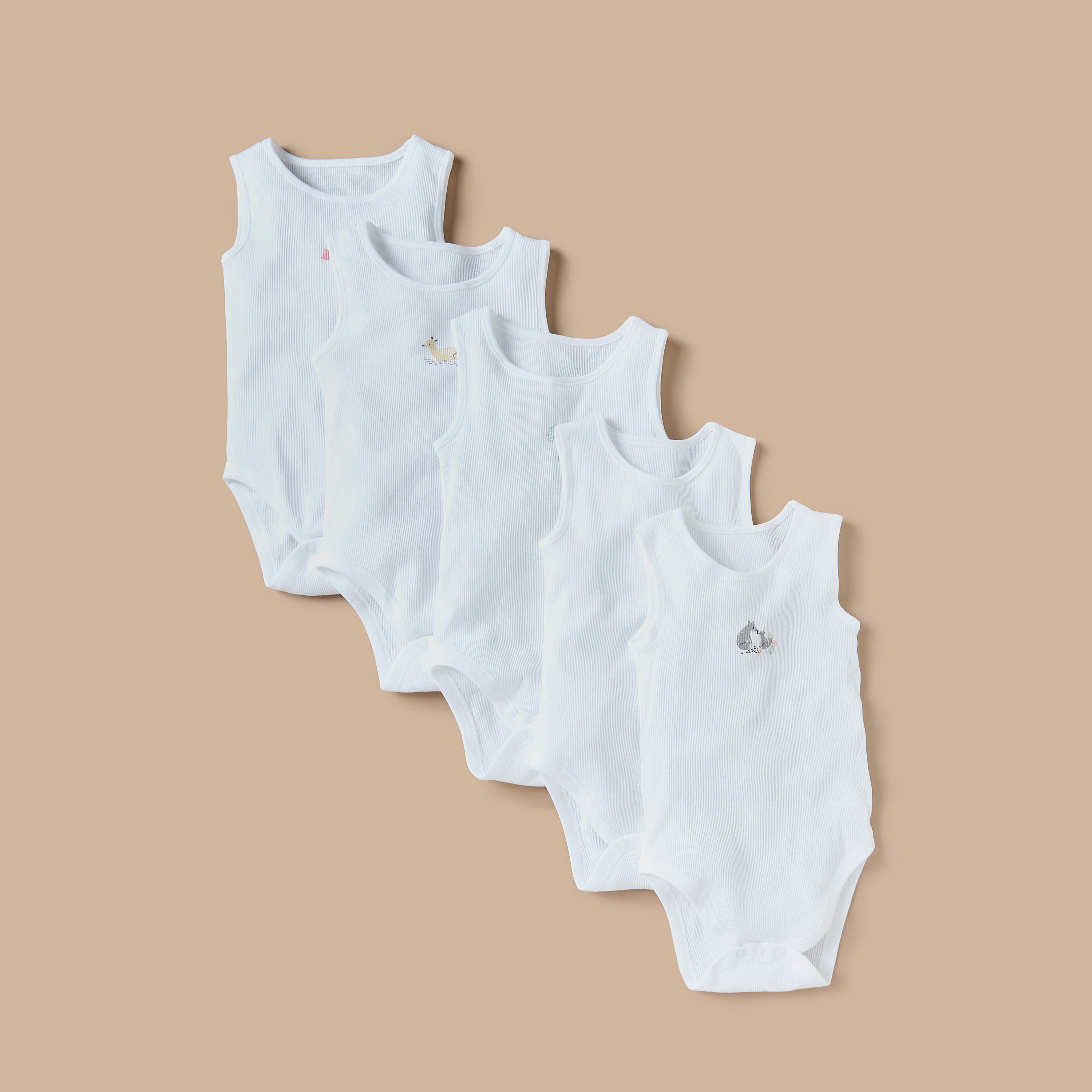 بودي سوت دون أكمام بطبعات سفاري وأزرار إغلاق كبّاسة من جونيورز - طقم 5 قطع-baby-boys-clothing-multipacks-image-1