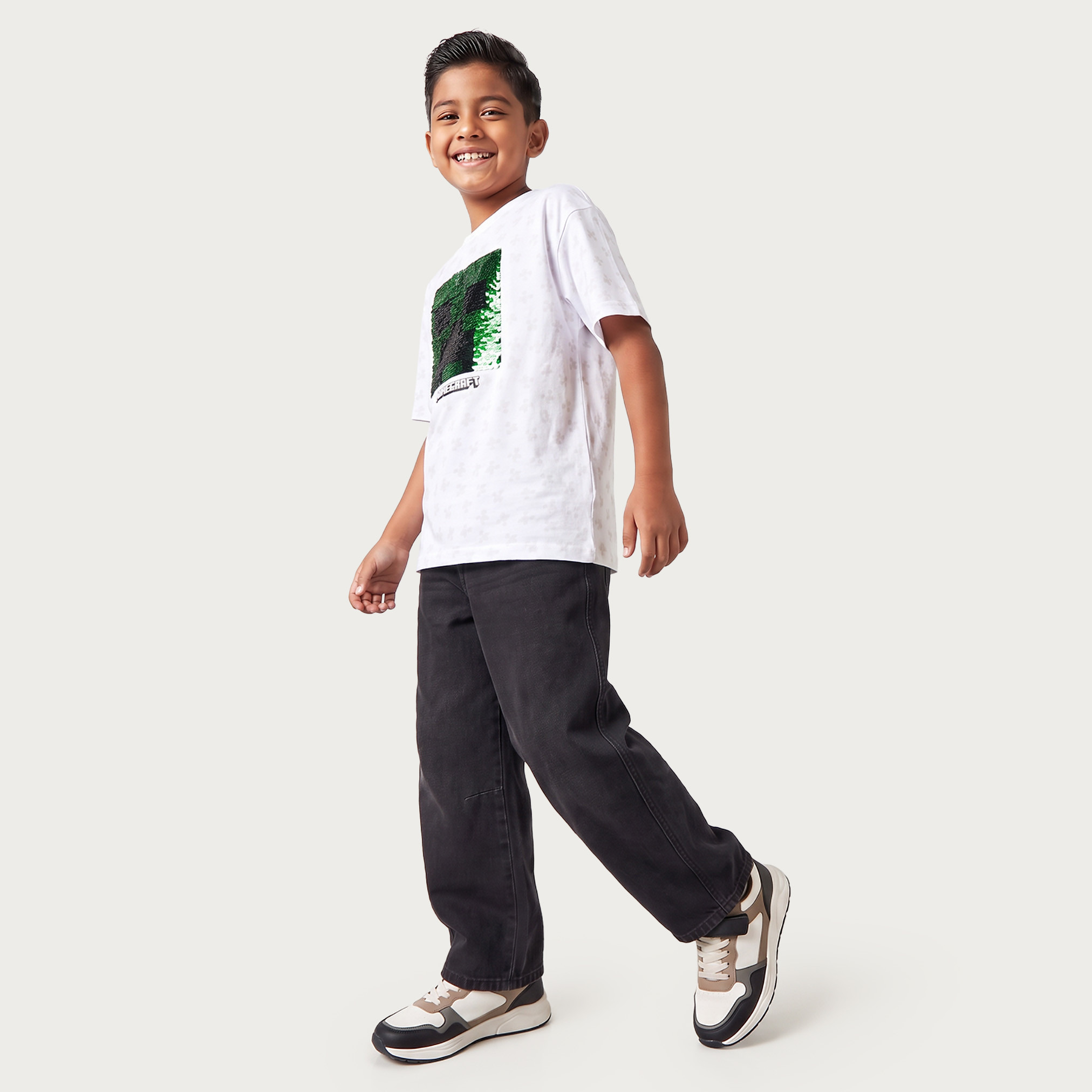 تيشيرت بأكمام قصيرة وياقة ضيقة وتزيينات ترتر من ماينكرافت-boys-clothing-tshirtsandpolos-image-5