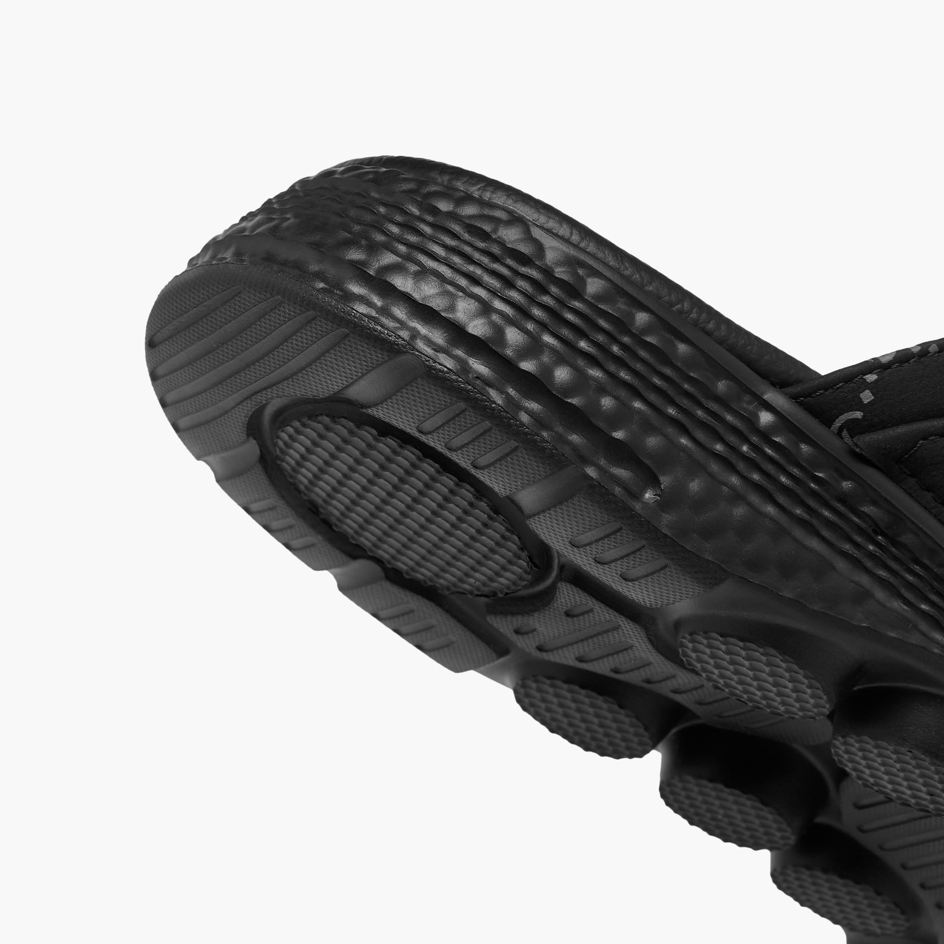 صندل سهل الارتداء متعدد التصاميم من لو كونفورت-men-shoes-sandals-image-13