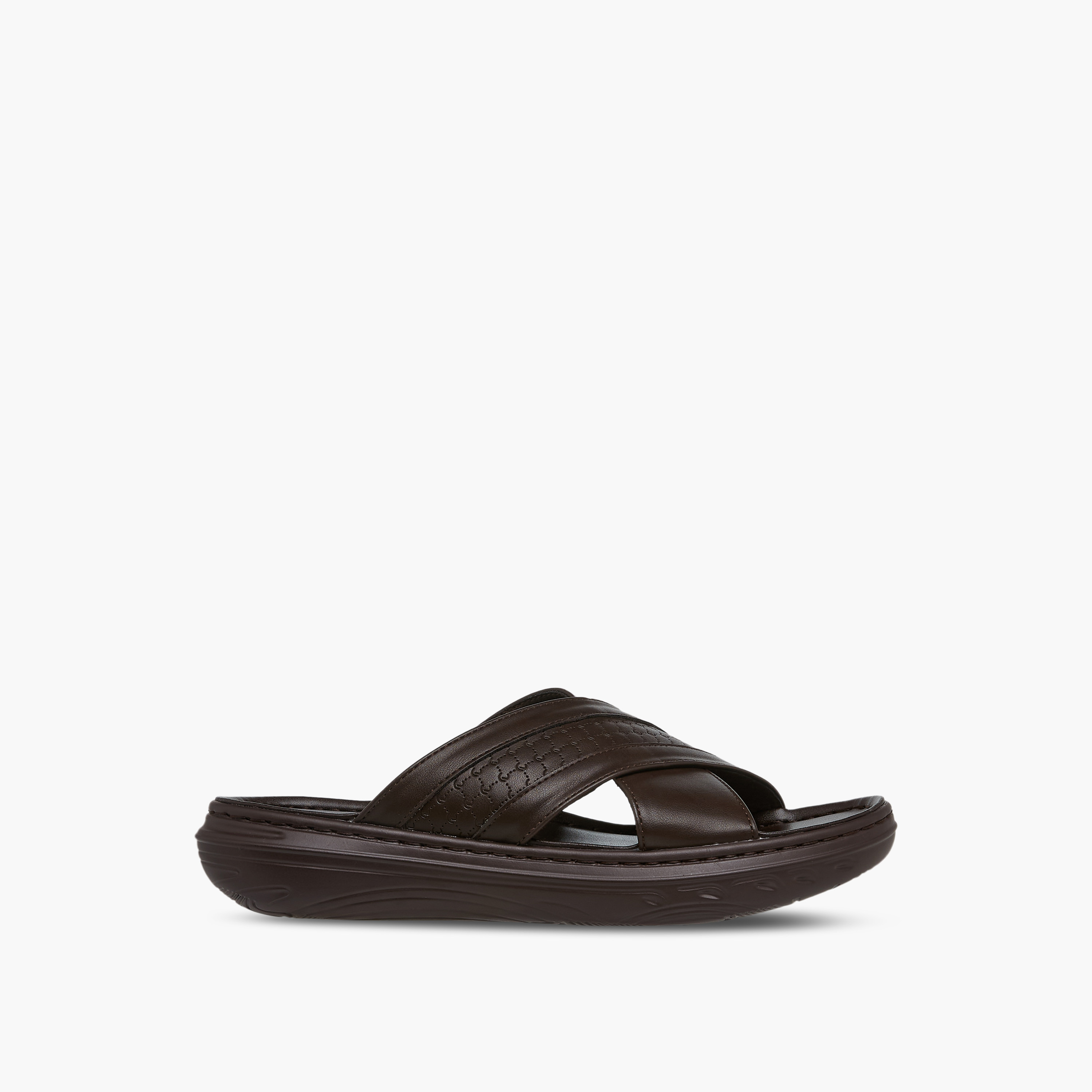صندل سهل الارتداء بأحزمة متقاطعة ونقوش شعار من لو كونفورت-men-shoes-sandals-image-10