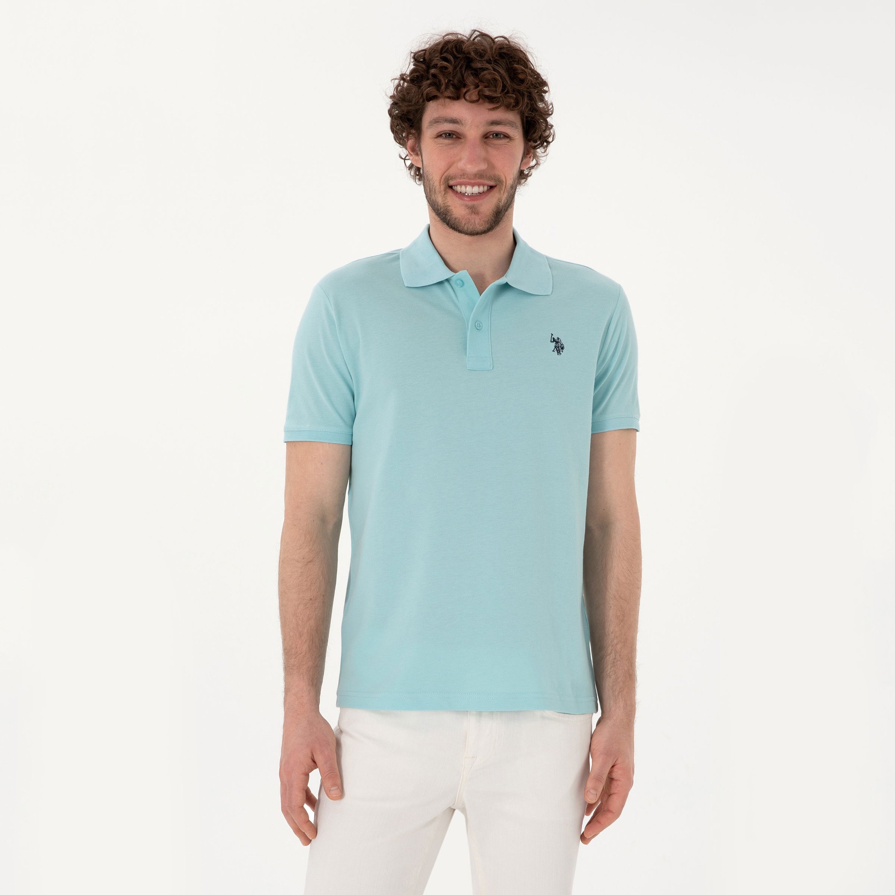 تي شيرت بولو رجالي، بقصة ضيقة وياقة سادة وأكمام قصيرة من يو إس بولو أسسن-men-clothing-tshirtsandpolos-polos-image-7