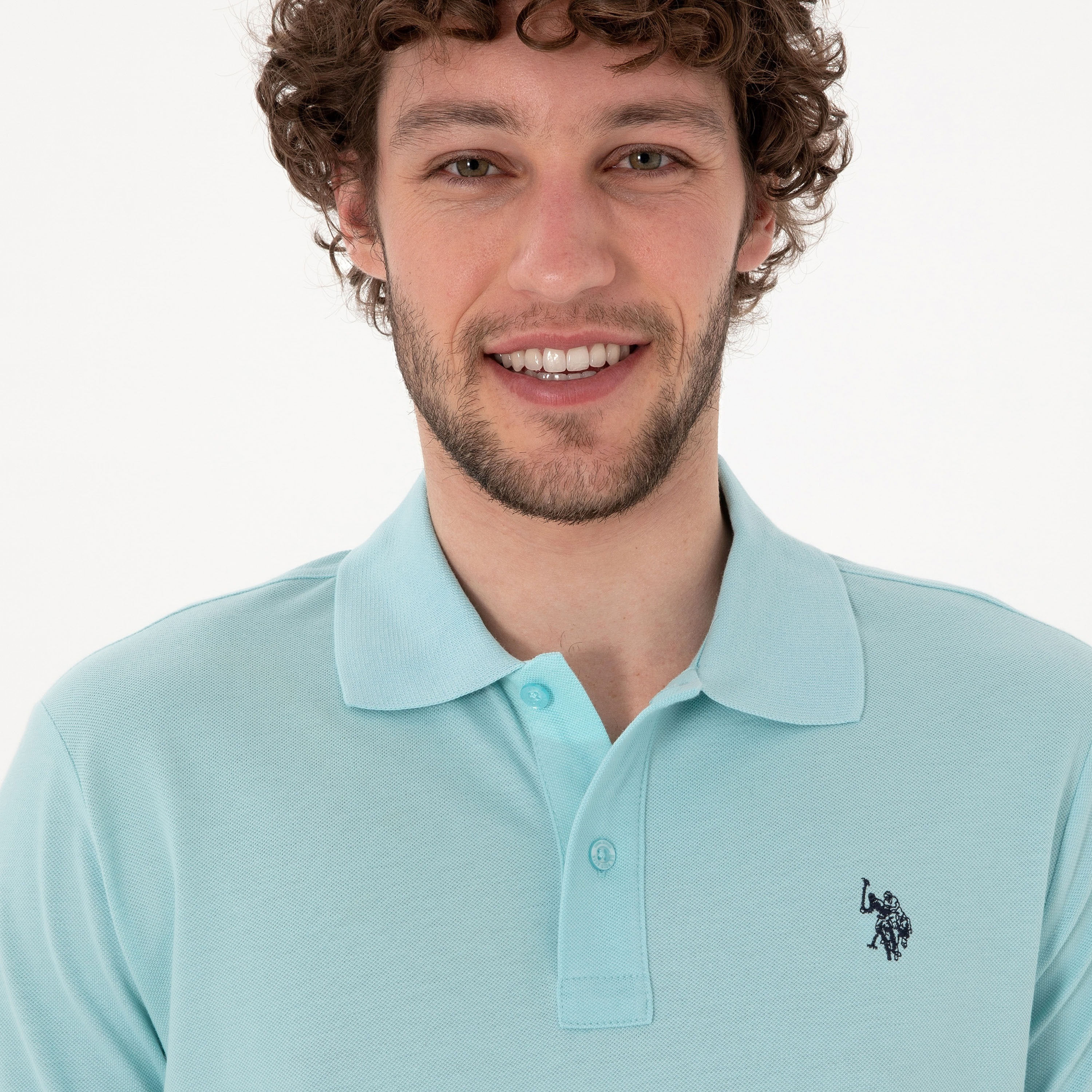 تي شيرت بولو رجالي، بقصة ضيقة وياقة سادة وأكمام قصيرة من يو إس بولو أسسن-men-clothing-tshirtsandpolos-polos-image-9