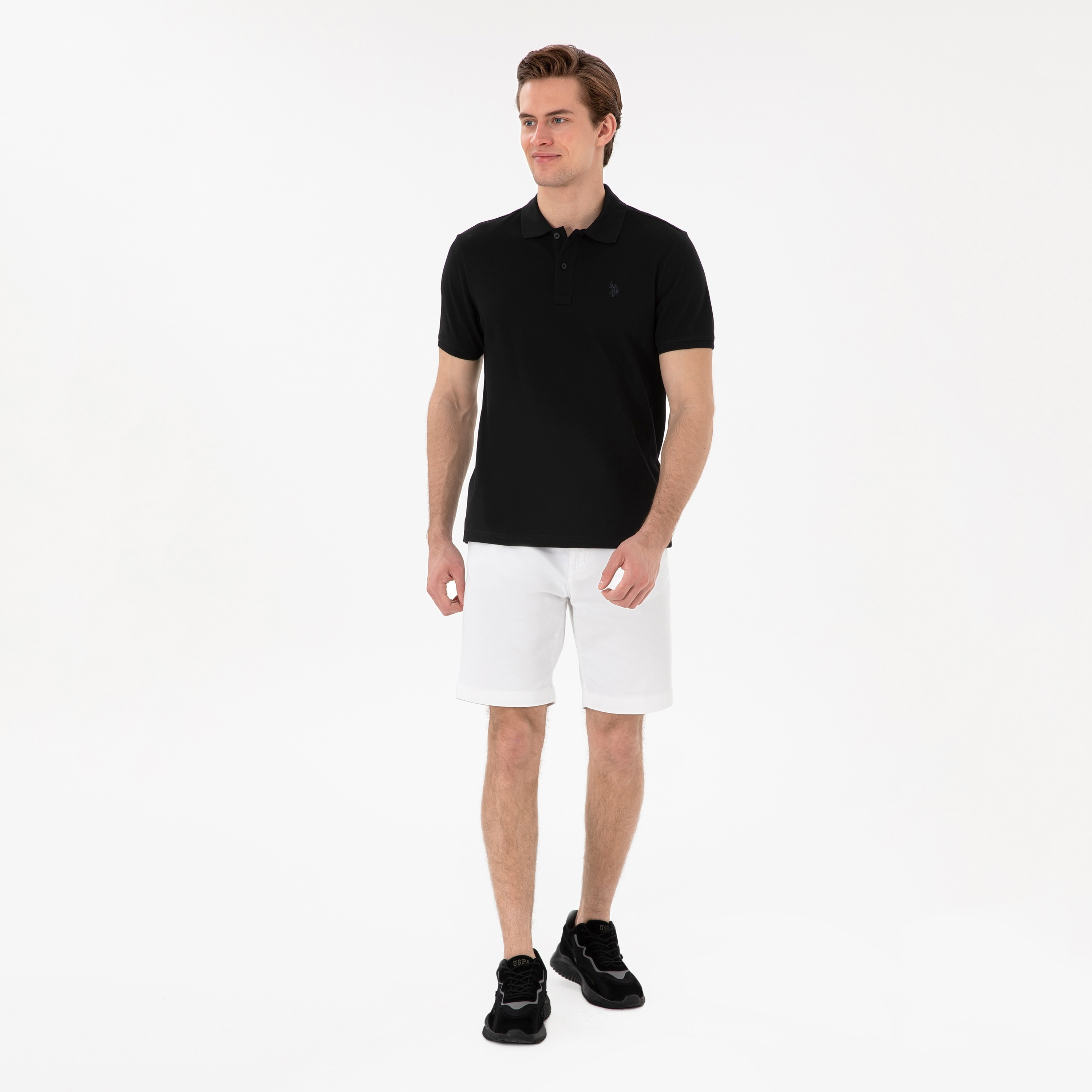 تي شيرت بولو رجالي، بقصة ضيقة وياقة سادة وأكمام قصيرة من يو إس بولو أسسن-men-clothing-tshirtsandpolos-polos-image-42