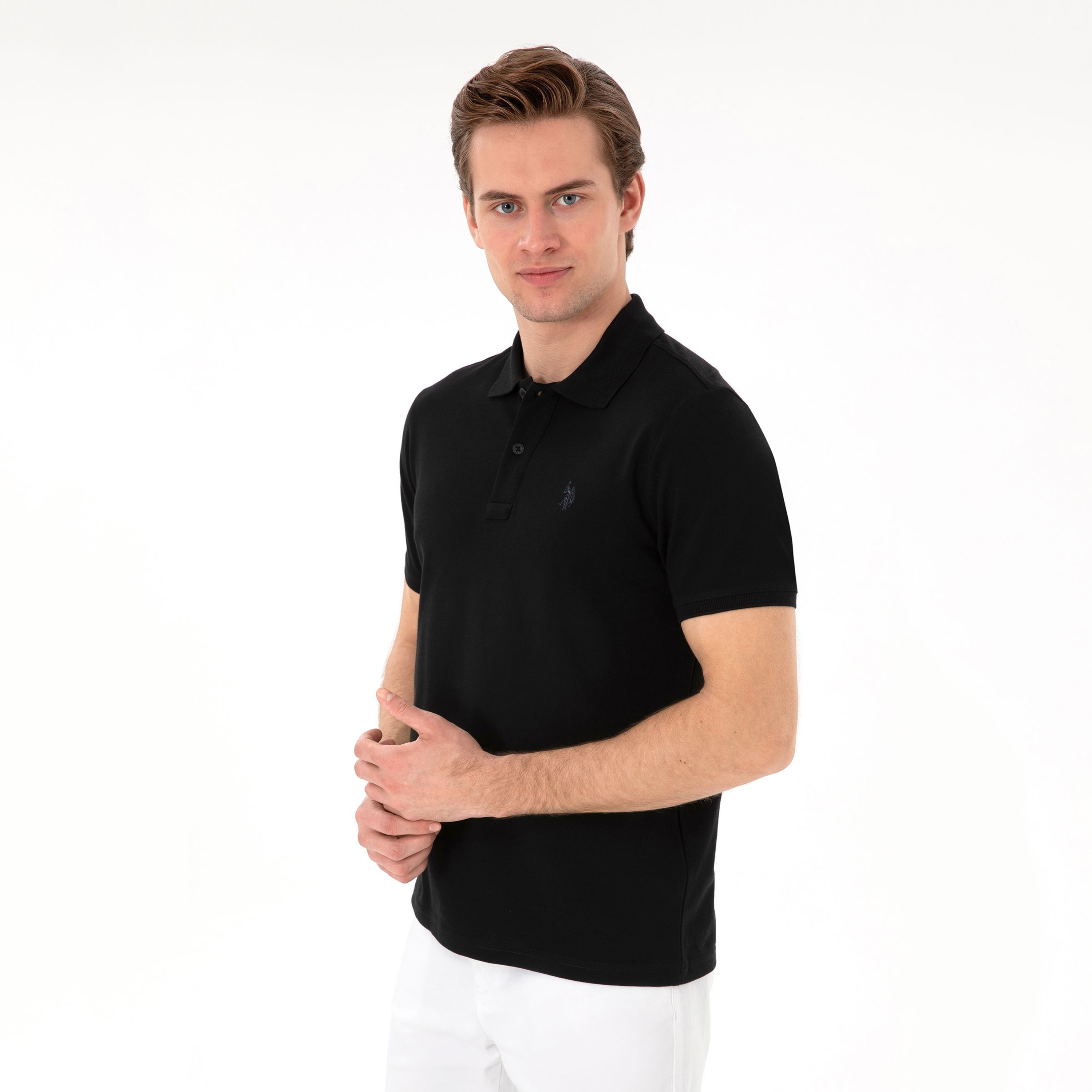تي شيرت بولو رجالي، بقصة ضيقة وياقة سادة وأكمام قصيرة من يو إس بولو أسسن-men-clothing-tshirtsandpolos-polos-image-45