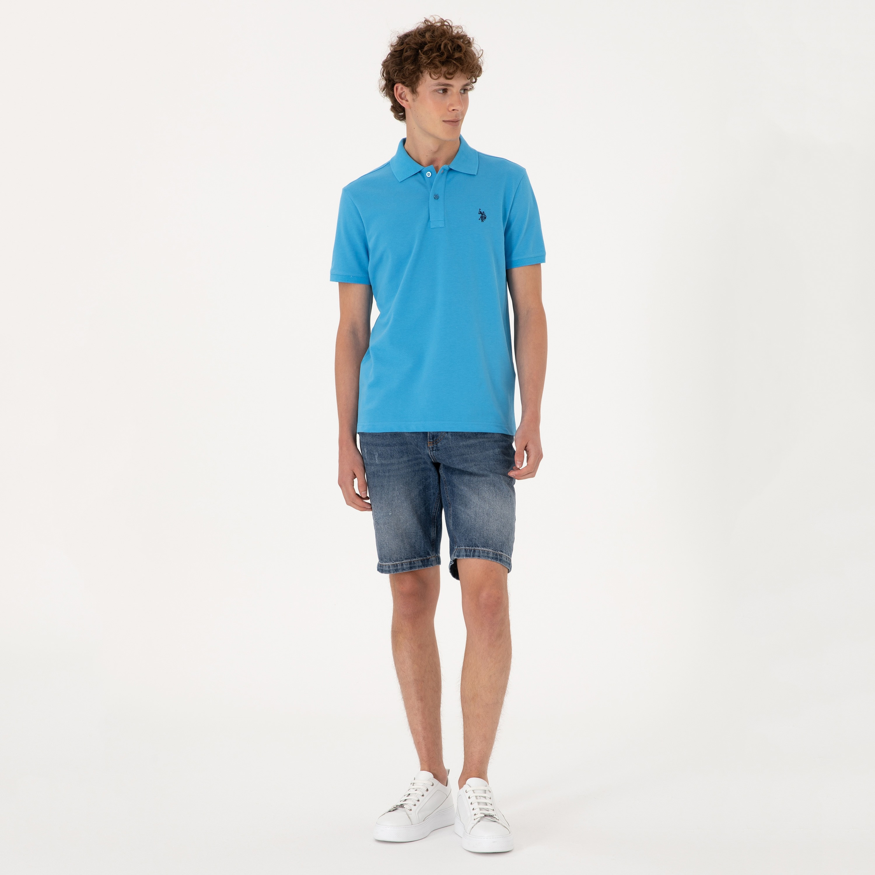 تي شيرت بولو رجالي، بقصة ضيقة وياقة سادة وأكمام قصيرة من يو إس بولو أسسن-men-clothing-tshirtsandpolos-polos-image-78