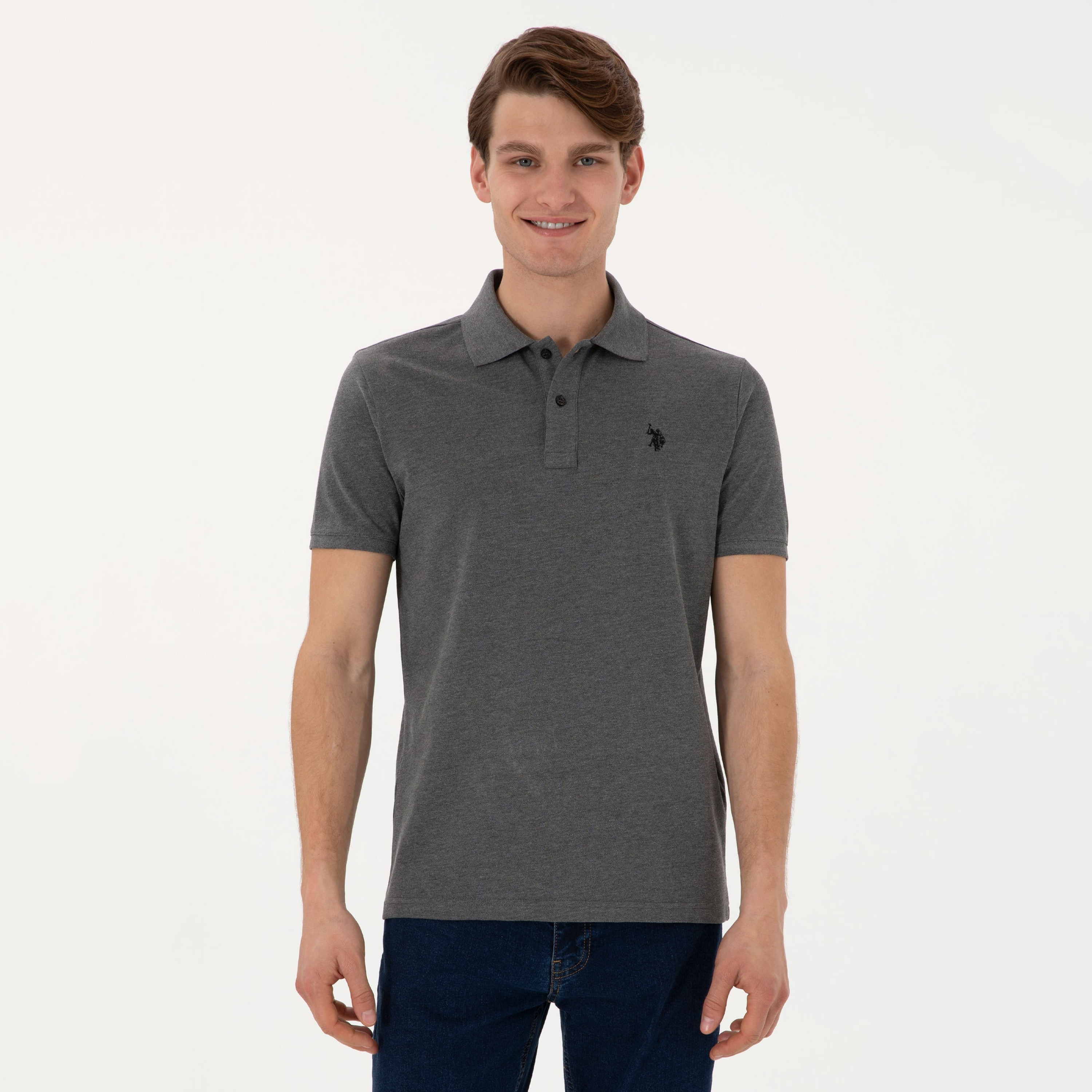 تي شيرت بولو رجالي، بقصة ضيقة وياقة سادة وأكمام قصيرة من يو إس بولو أسسن-men-clothing-tshirtsandpolos-polos-image-65