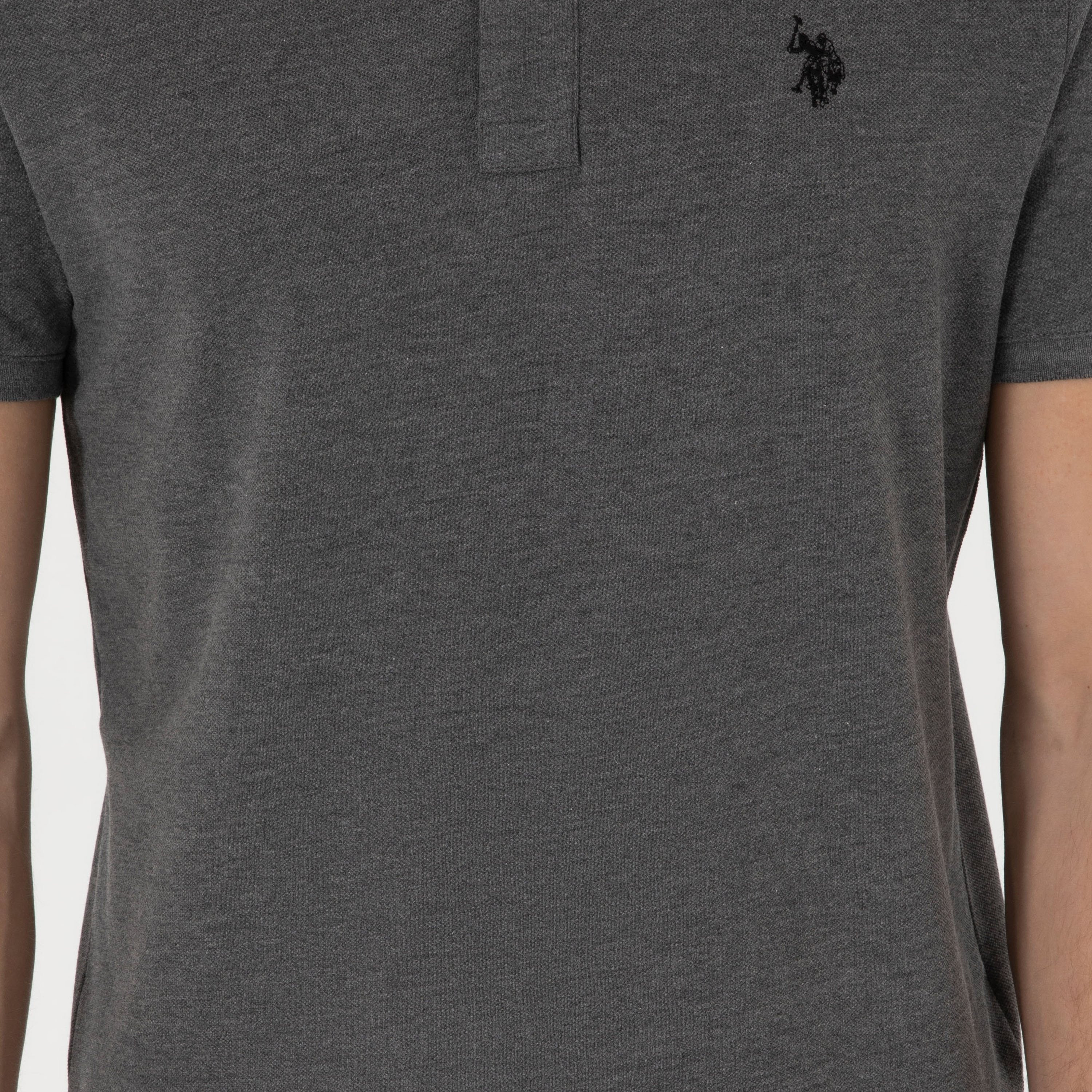 تي شيرت بولو رجالي، بقصة ضيقة وياقة سادة وأكمام قصيرة من يو إس بولو أسسن-men-clothing-tshirtsandpolos-polos-image-70