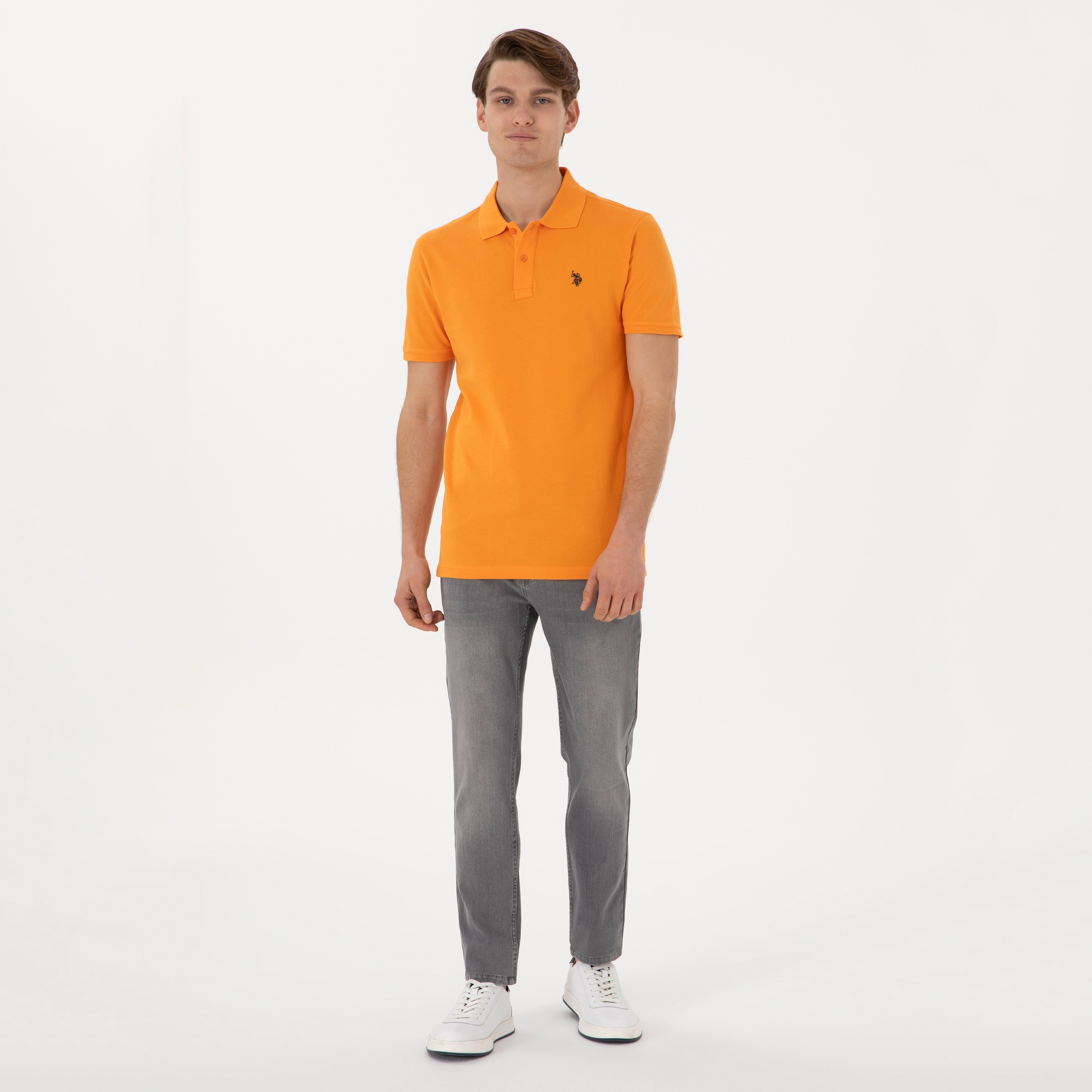 تي شيرت بولو رجالي، بقصة ضيقة وياقة سادة وأكمام قصيرة من يو إس بولو أسسن-men-clothing-tshirtsandpolos-polos-image-48