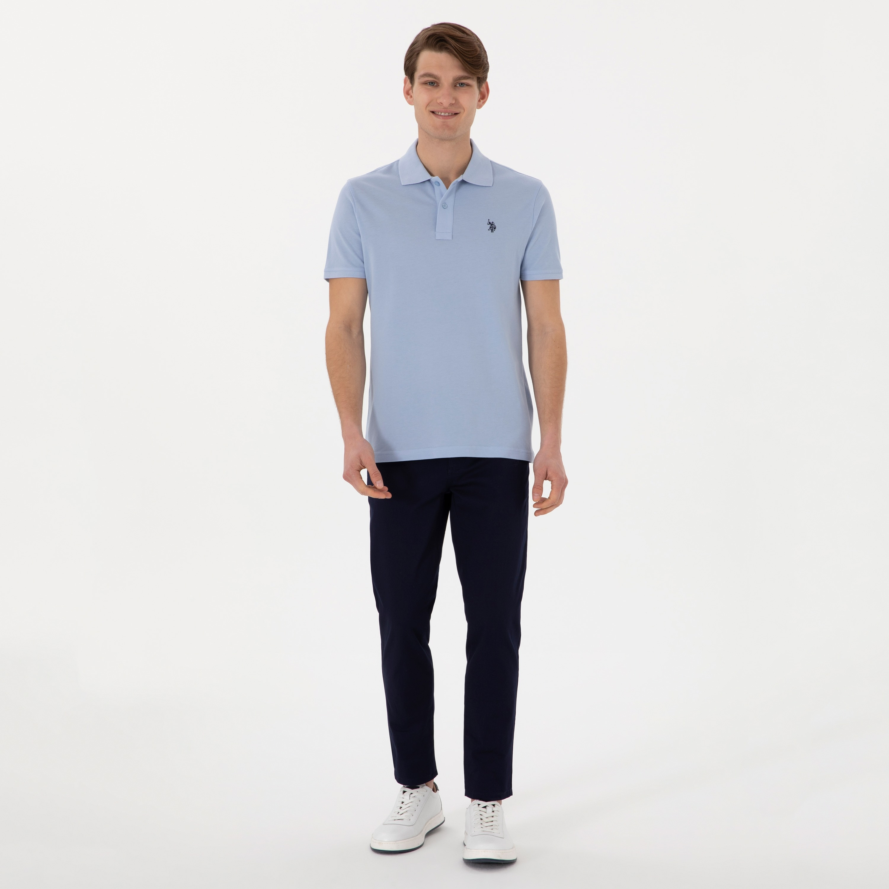 تي شيرت بولو رجالي، بقصة ضيقة وياقة سادة وأكمام قصيرة من يو إس بولو أسسن-men-clothing-tshirtsandpolos-polos-image-2