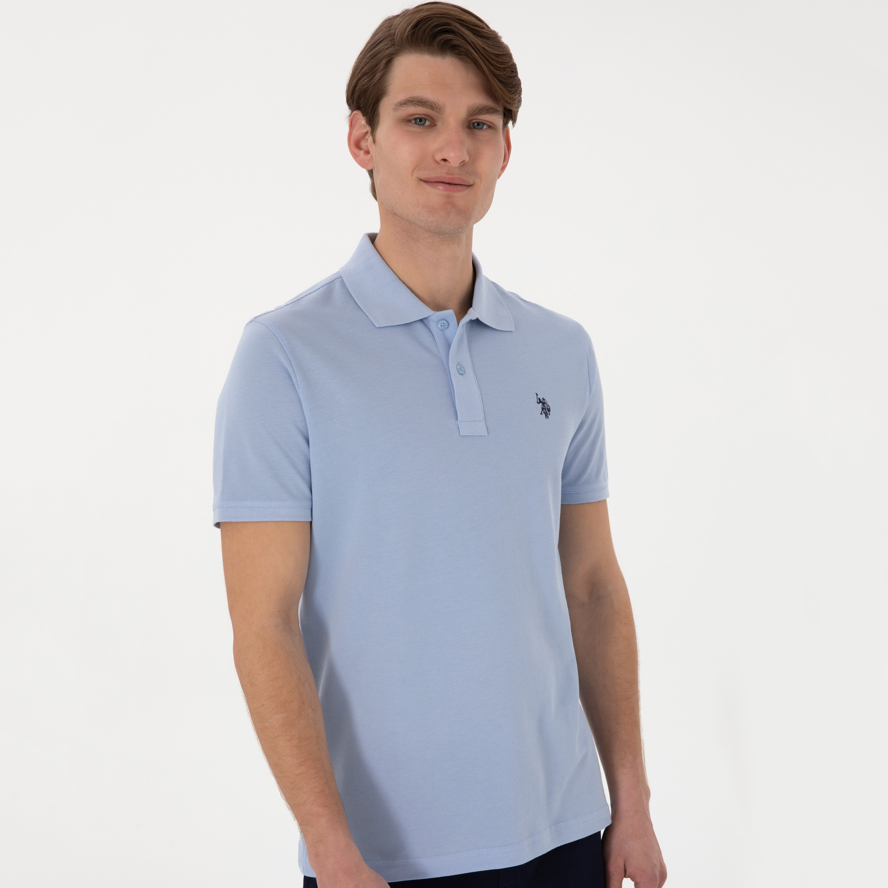تي شيرت بولو رجالي، بقصة ضيقة وياقة سادة وأكمام قصيرة من يو إس بولو أسسن-men-clothing-tshirtsandpolos-polos-image-5