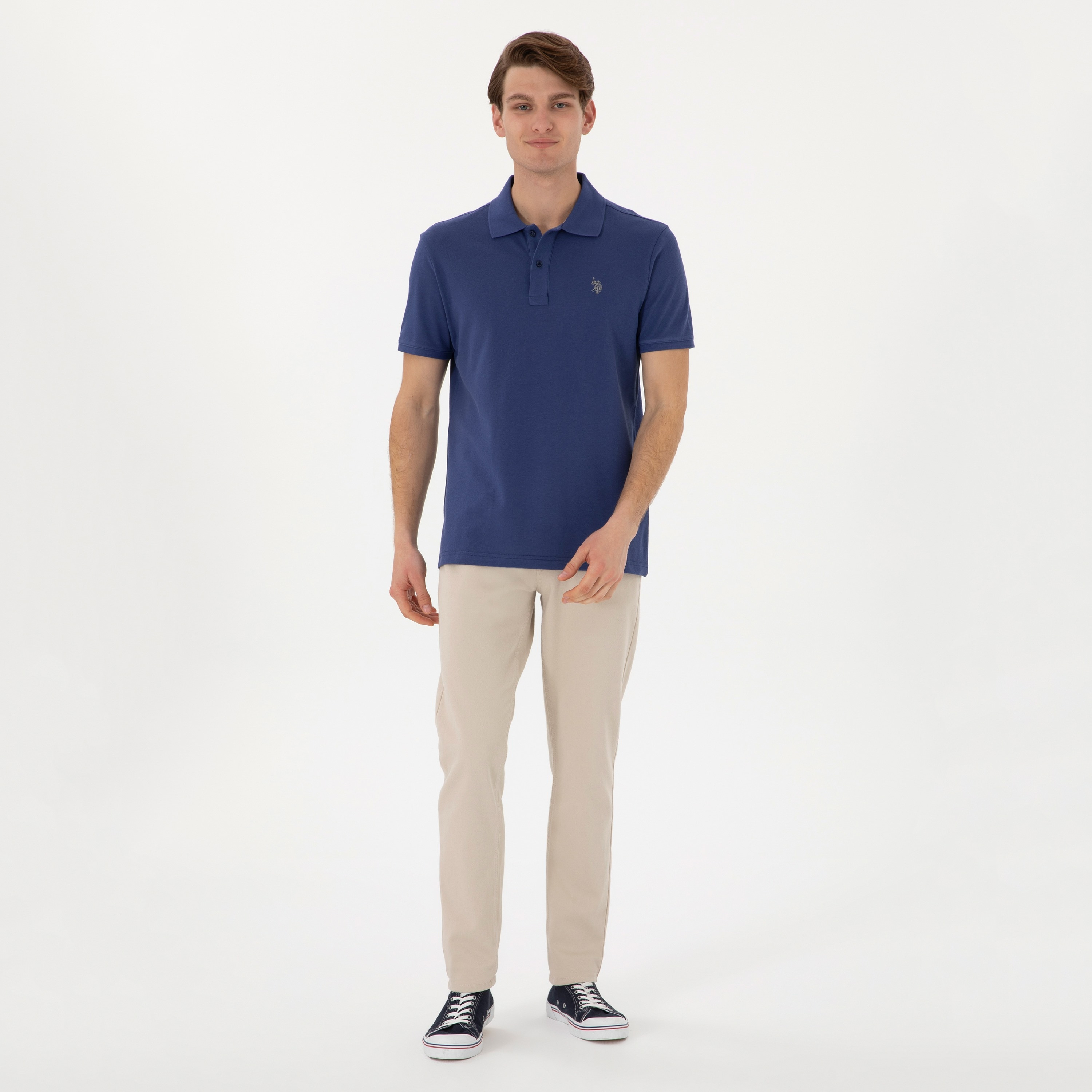 تي شيرت بولو رجالي، بقصة ضيقة وياقة سادة وأكمام قصيرة من يو إس بولو أسسن-men-clothing-tshirtsandpolos-polos-image-60