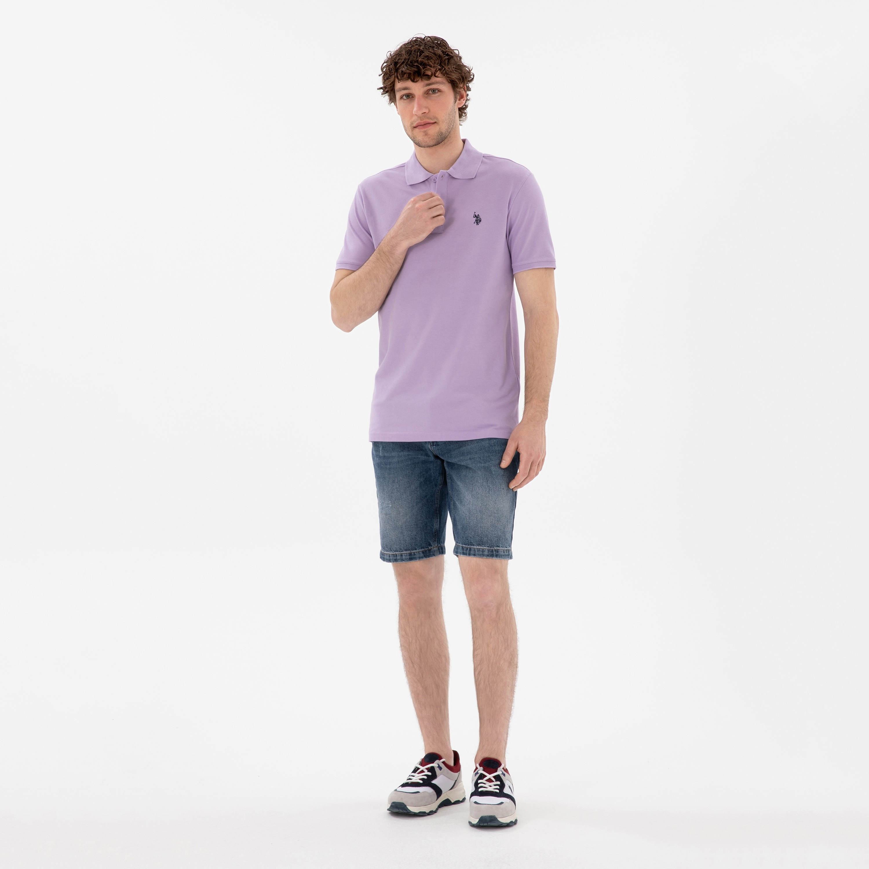 تي شيرت بولو رجالي، بقصة ضيقة وياقة سادة وأكمام قصيرة من يو إس بولو أسسن-men-clothing-tshirtsandpolos-polos-image-19