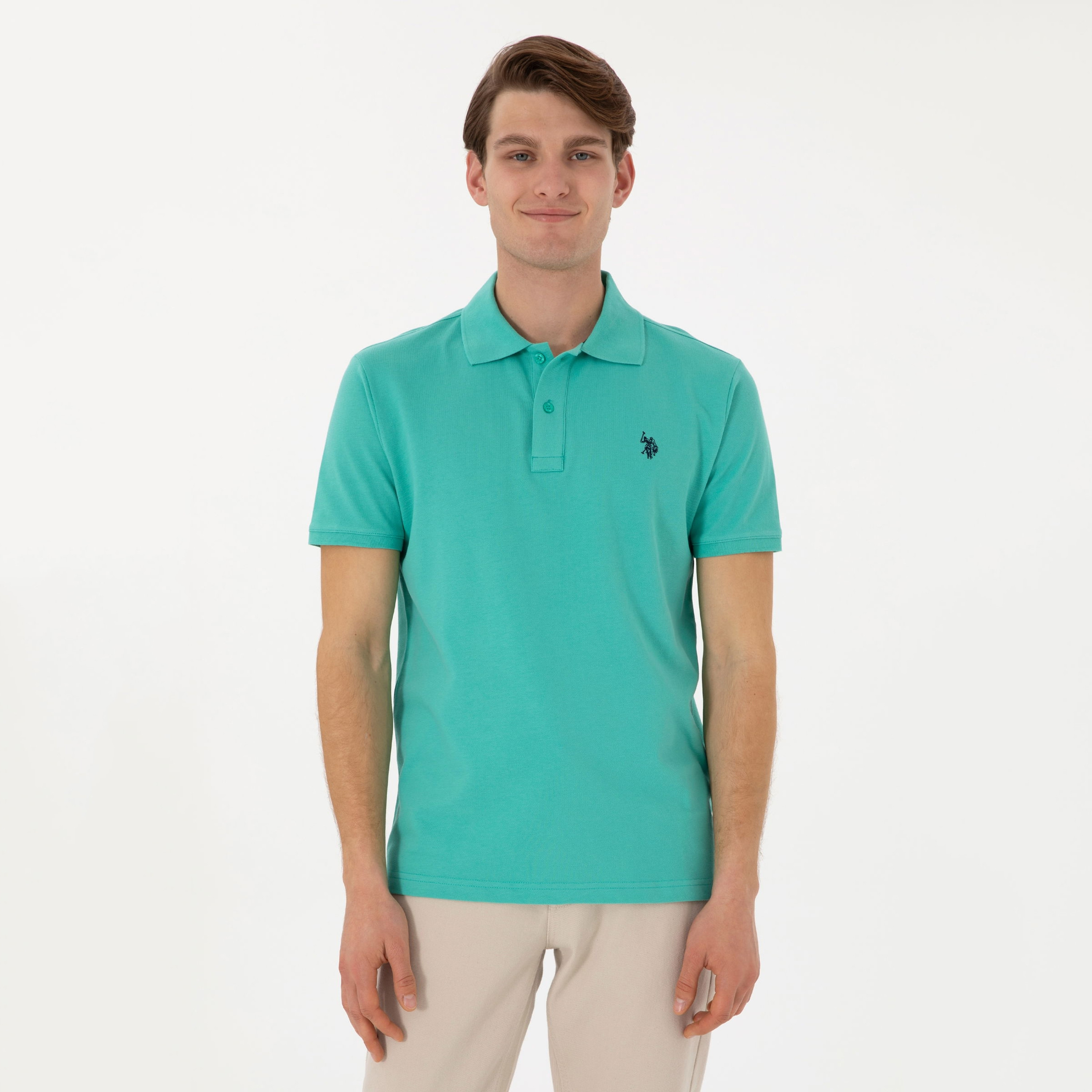 تي شيرت بولو رجالي، بقصة ضيقة وياقة سادة وأكمام قصيرة من يو إس بولو أسسن-men-clothing-tshirtsandpolos-polos-image-71