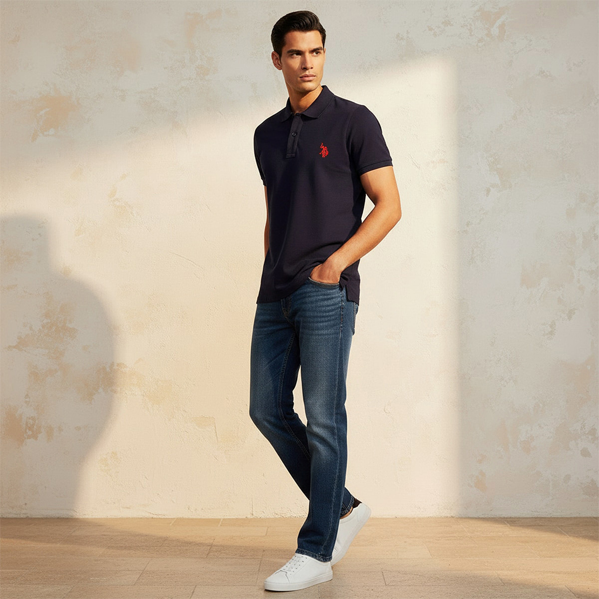 تي شيرت بولو رجالي، بقصة ضيقة وياقة سادة وأكمام قصيرة من يو إس بولو أسسن-men-clothing-tshirtsandpolos-polos-image-15