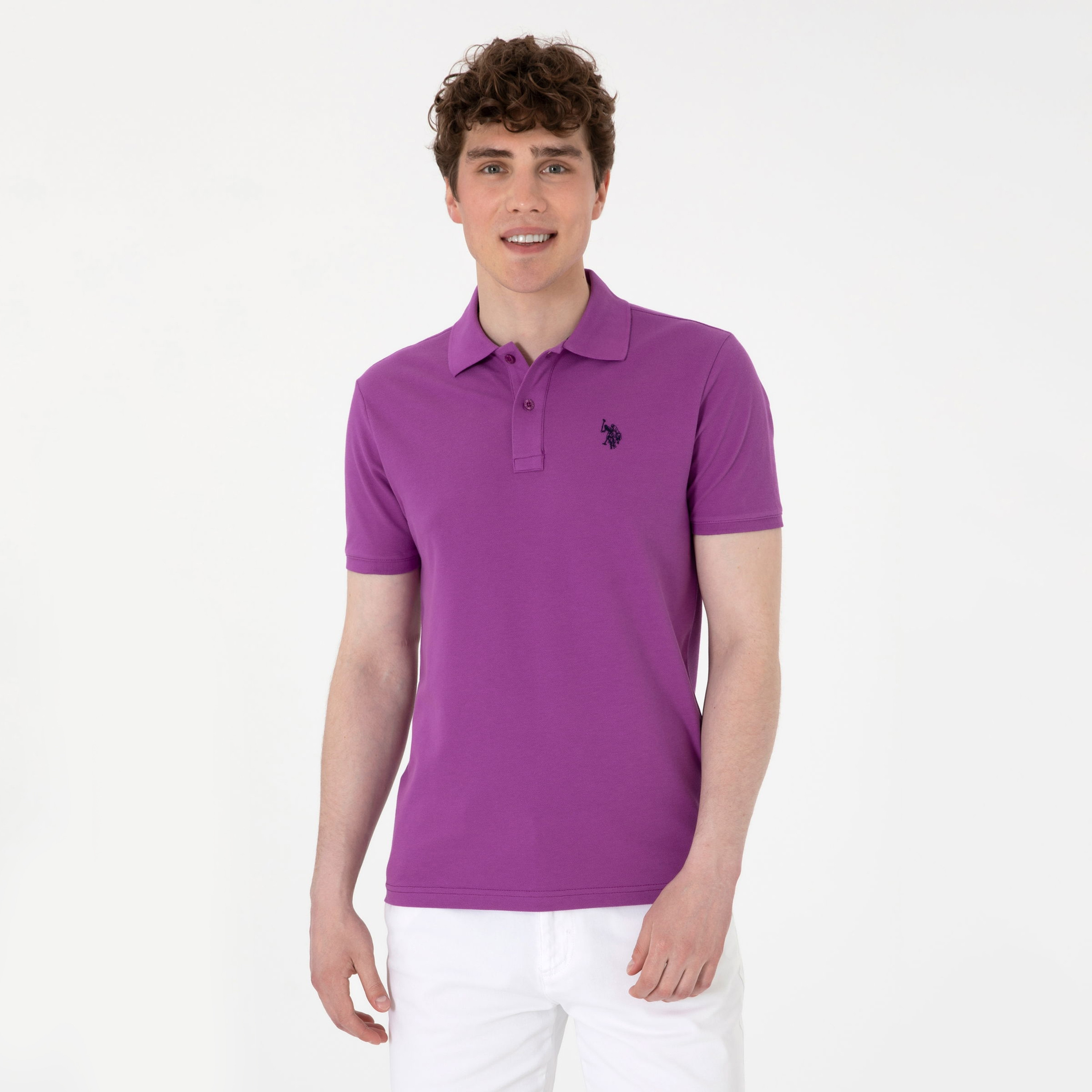 تي شيرت بولو رجالي، بقصة ضيقة وياقة سادة وأكمام قصيرة من يو إس بولو أسسن-men-clothing-tshirtsandpolos-polos-image-24