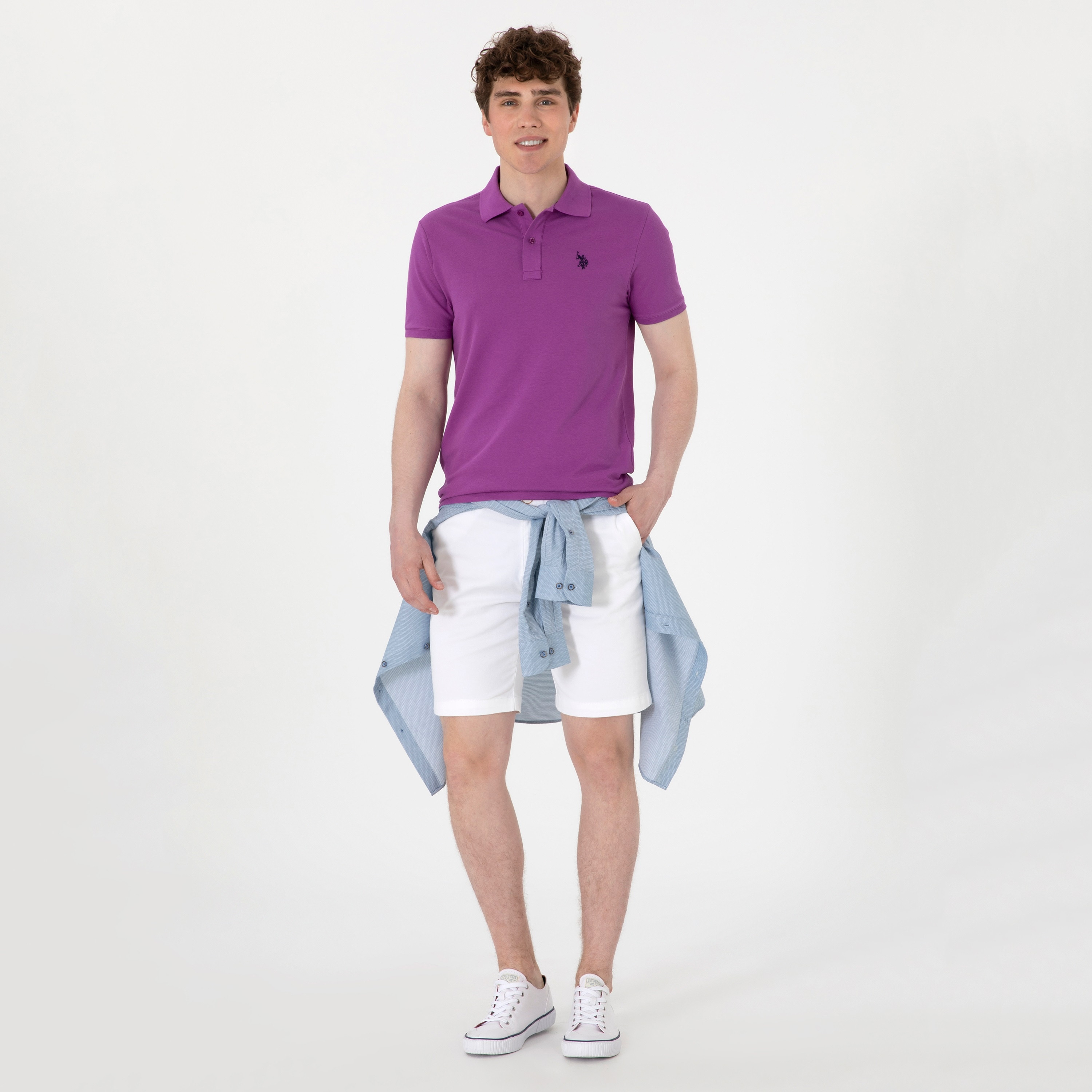 تي شيرت بولو رجالي، بقصة ضيقة وياقة سادة وأكمام قصيرة من يو إس بولو أسسن-men-clothing-tshirtsandpolos-polos-image-25