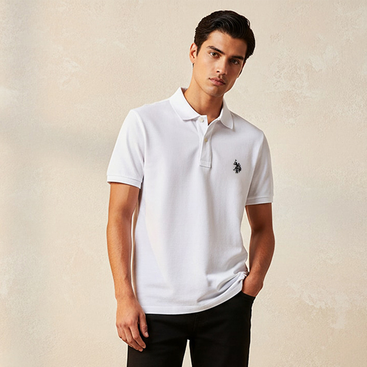 تي شيرت بولو رجالي، بقصة ضيقة وياقة سادة وأكمام قصيرة من يو إس بولو أسسن-men-clothing-tshirtsandpolos-polos-image-30