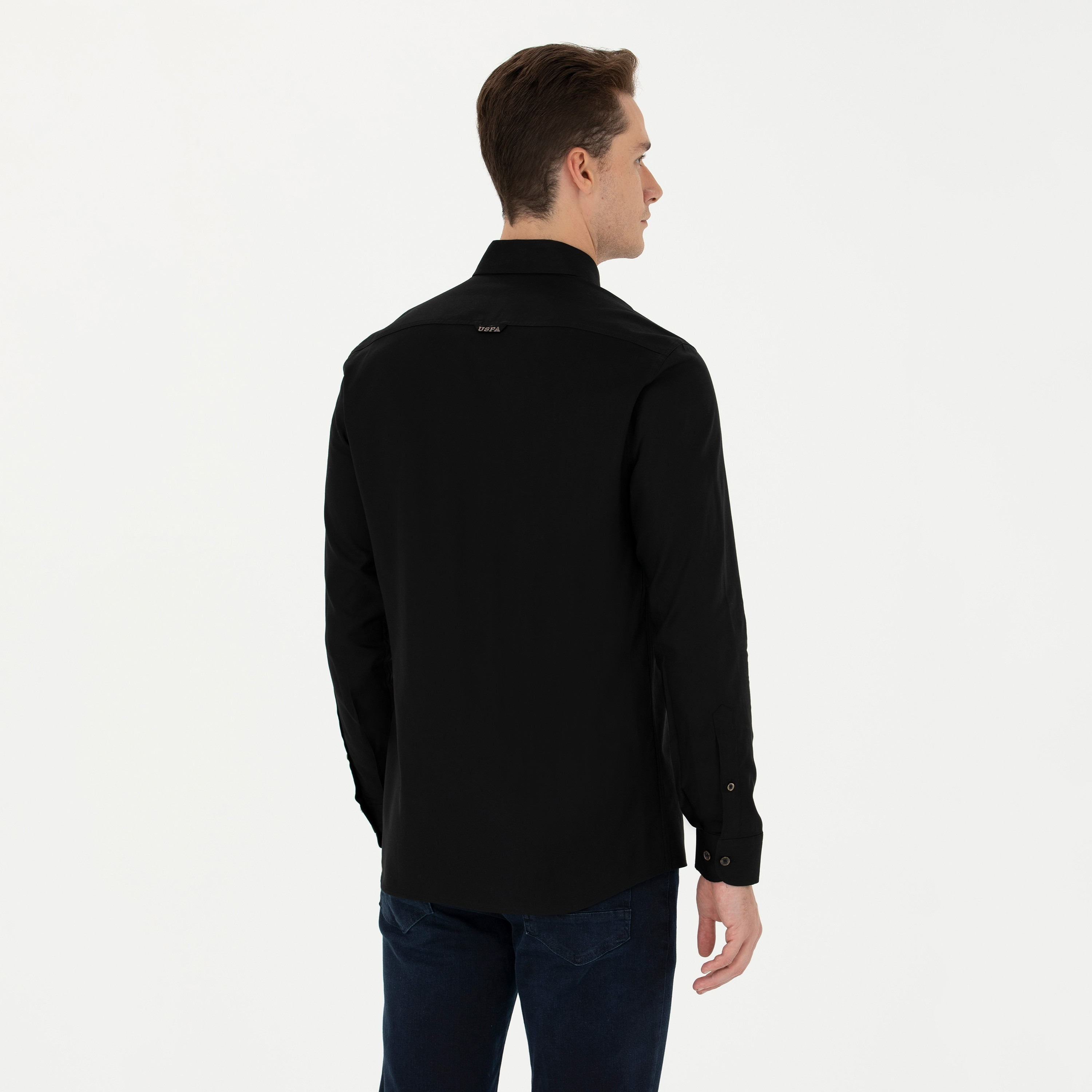 قميص رجالي بأزرار، بقصة ضيقة وياقة سادة وأكمام طويلة من يو إس بولو أسسن-men-clothing-shirts-image-22
