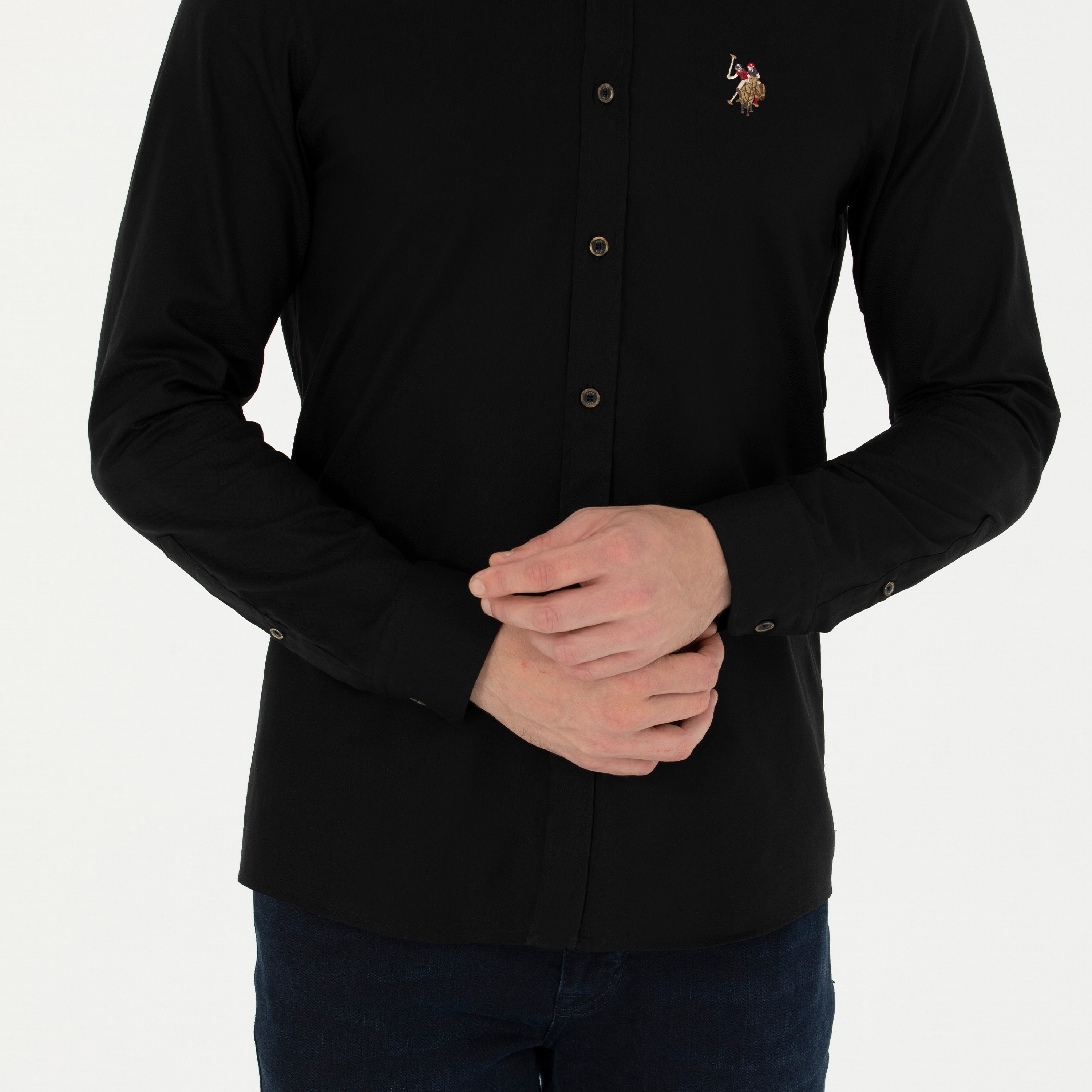 قميص رجالي بأزرار، بقصة ضيقة وياقة سادة وأكمام طويلة من يو إس بولو أسسن-men-clothing-shirts-image-24