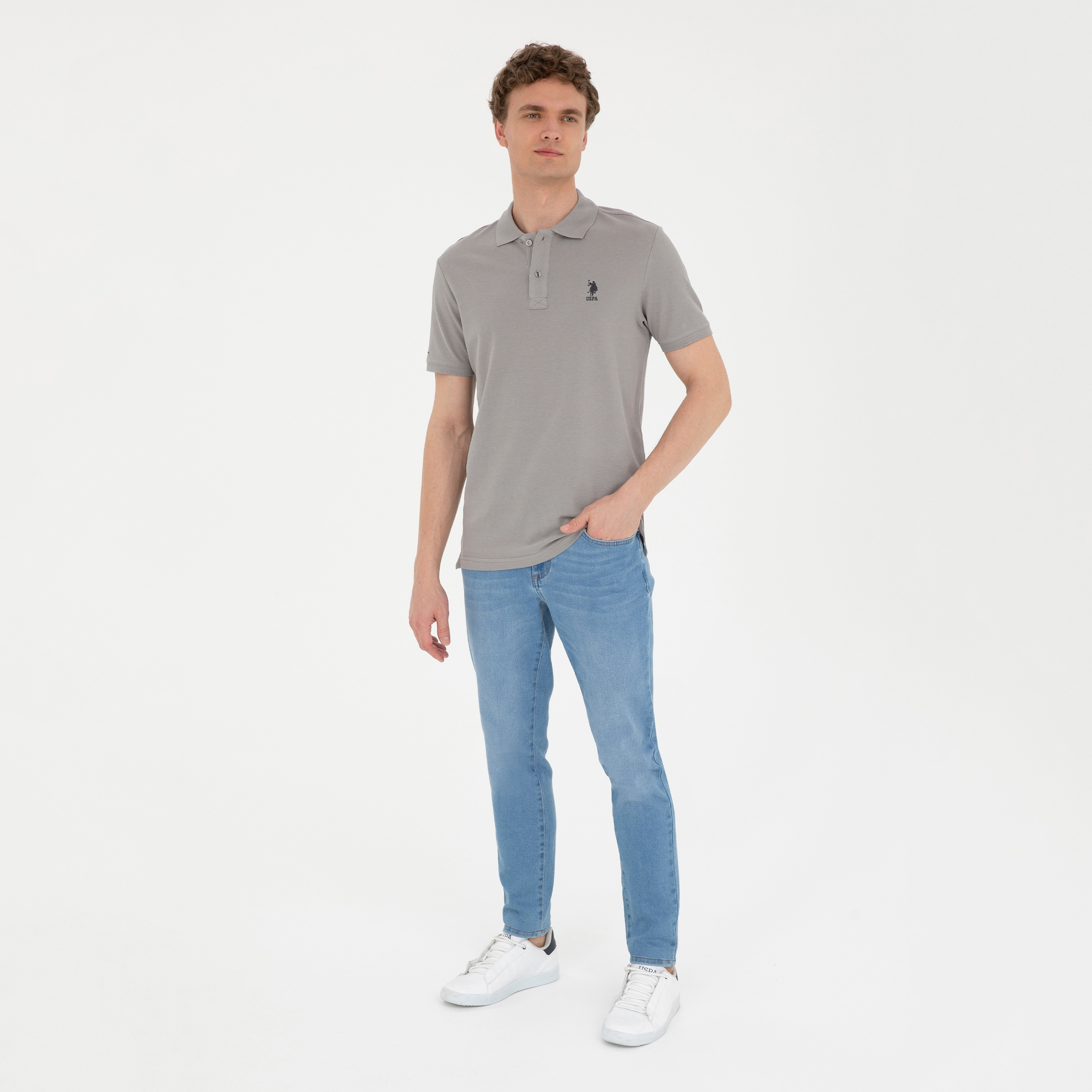 تي شيرت بولو رجالي، بقصة ضيقة وياقة سادة وأكمام قصيرة من يو إس بولو أسسن-men-clothing-tshirtsandpolos-polos-image-12