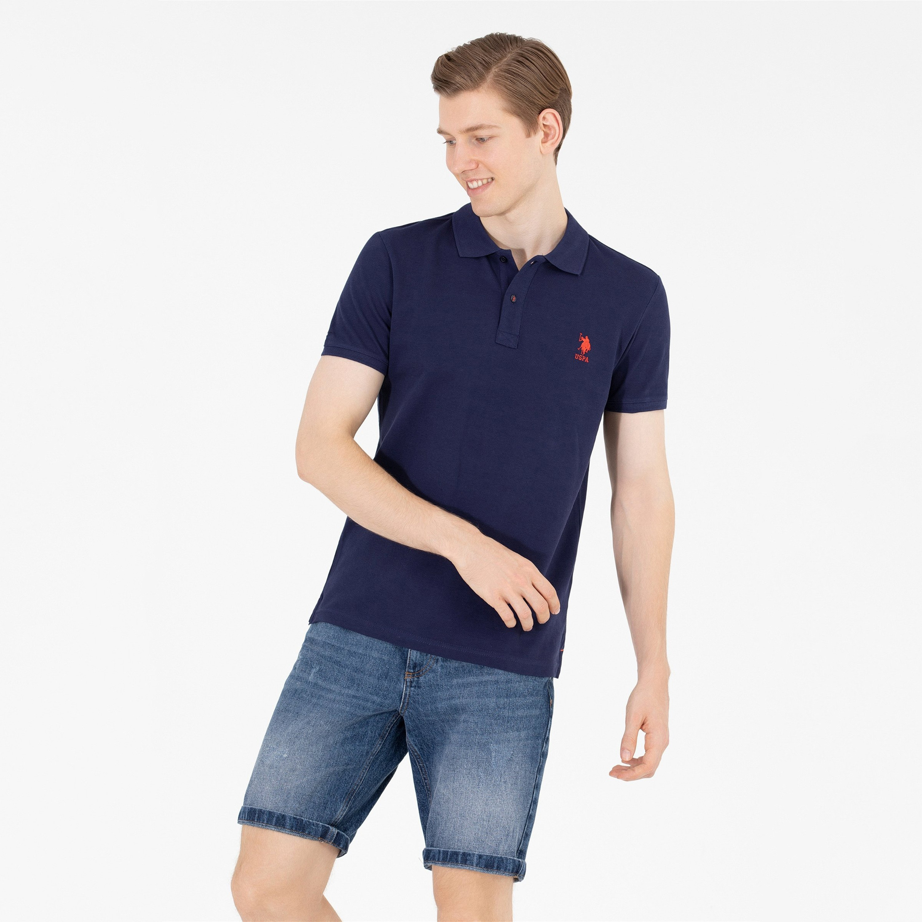 تي شيرت بولو رجالي، بقصة ضيقة وياقة سادة وأكمام قصيرة من يو إس بولو أسسن-men-clothing-tshirtsandpolos-polos-image-1