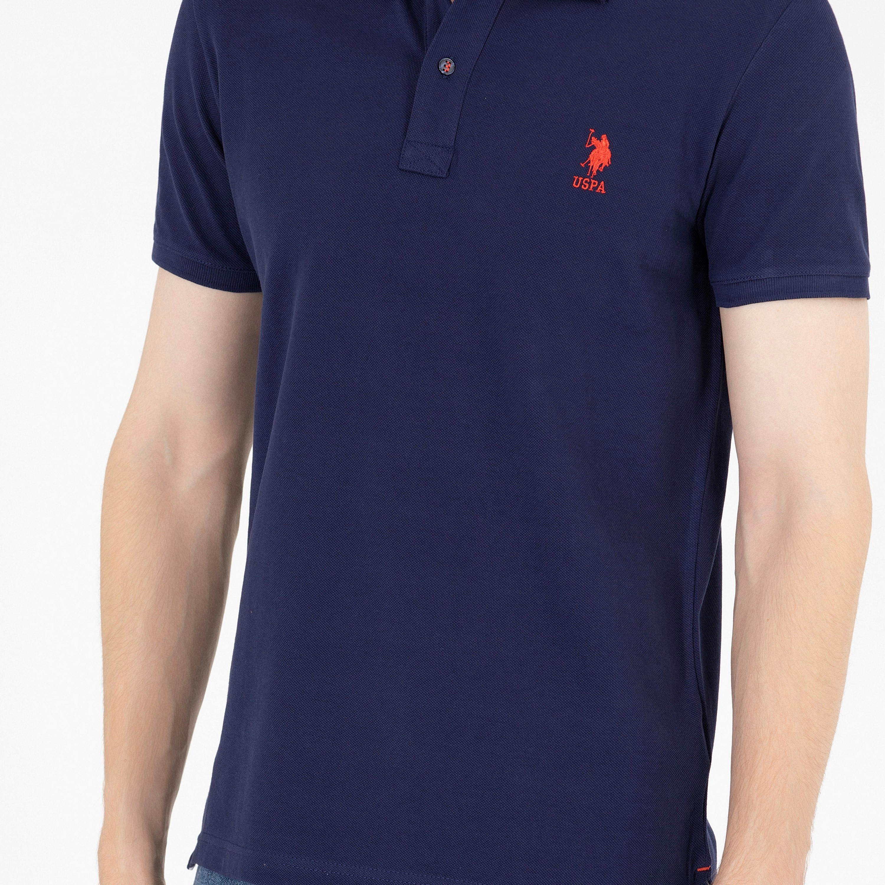 تي شيرت بولو رجالي، بقصة ضيقة وياقة سادة وأكمام قصيرة من يو إس بولو أسسن-men-clothing-tshirtsandpolos-polos-image-6