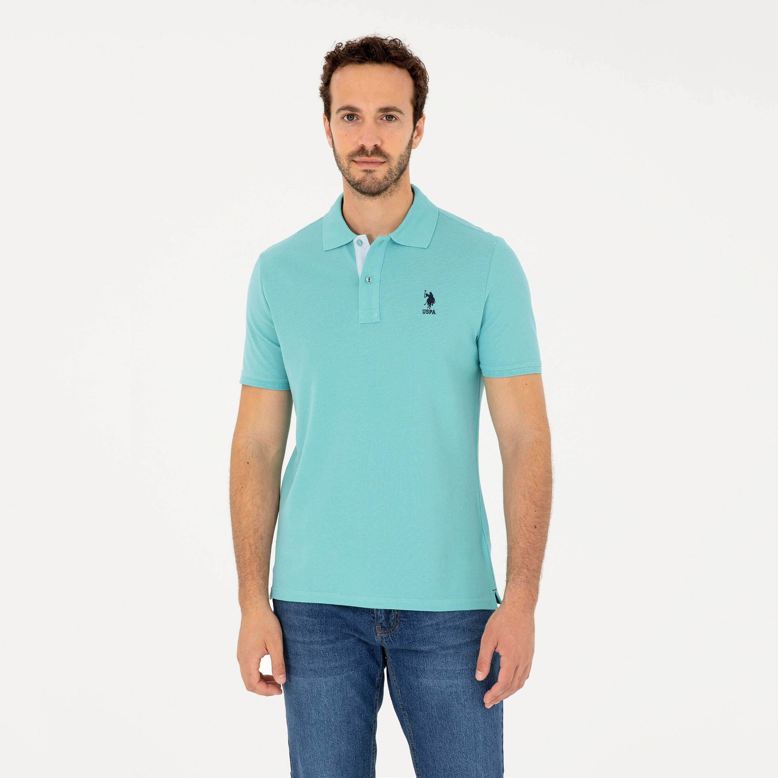 تي شيرت بولو رجالي، بقصة ضيقة وياقة سادة وأكمام قصيرة من يو إس بولو أسسن-men-clothing-tshirtsandpolos-polos-image-23