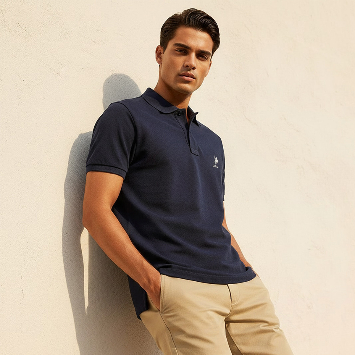 تي شيرت بولو رجالي، بقصة ضيقة وياقة سادة وأكمام قصيرة من يو إس بولو أسسن-men-clothing-tshirtsandpolos-polos-image-16