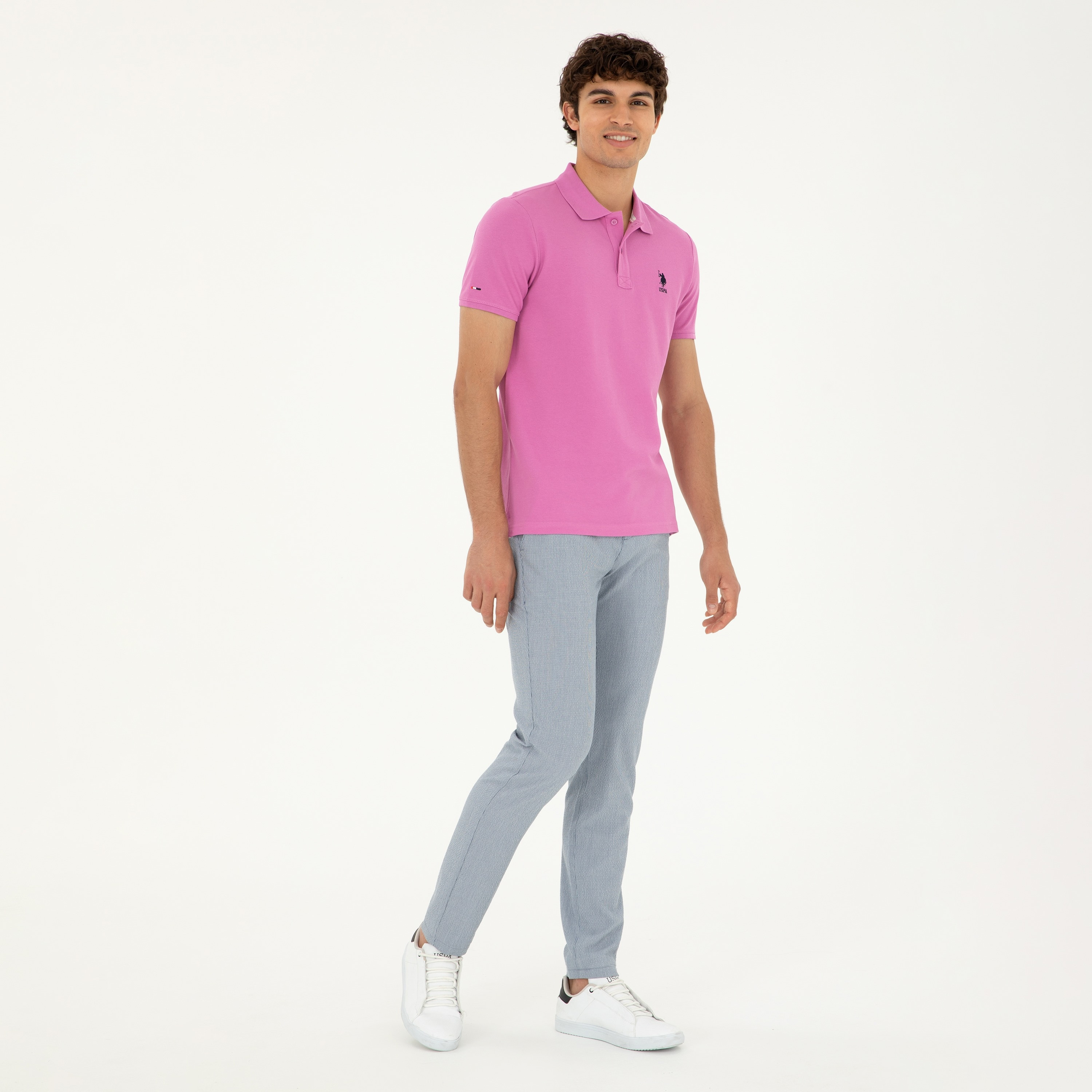 تي شيرت بولو رجالي، بقصة ضيقة وياقة سادة وأكمام قصيرة من يو إس بولو أسسن-men-clothing-tshirtsandpolos-polos-image-18