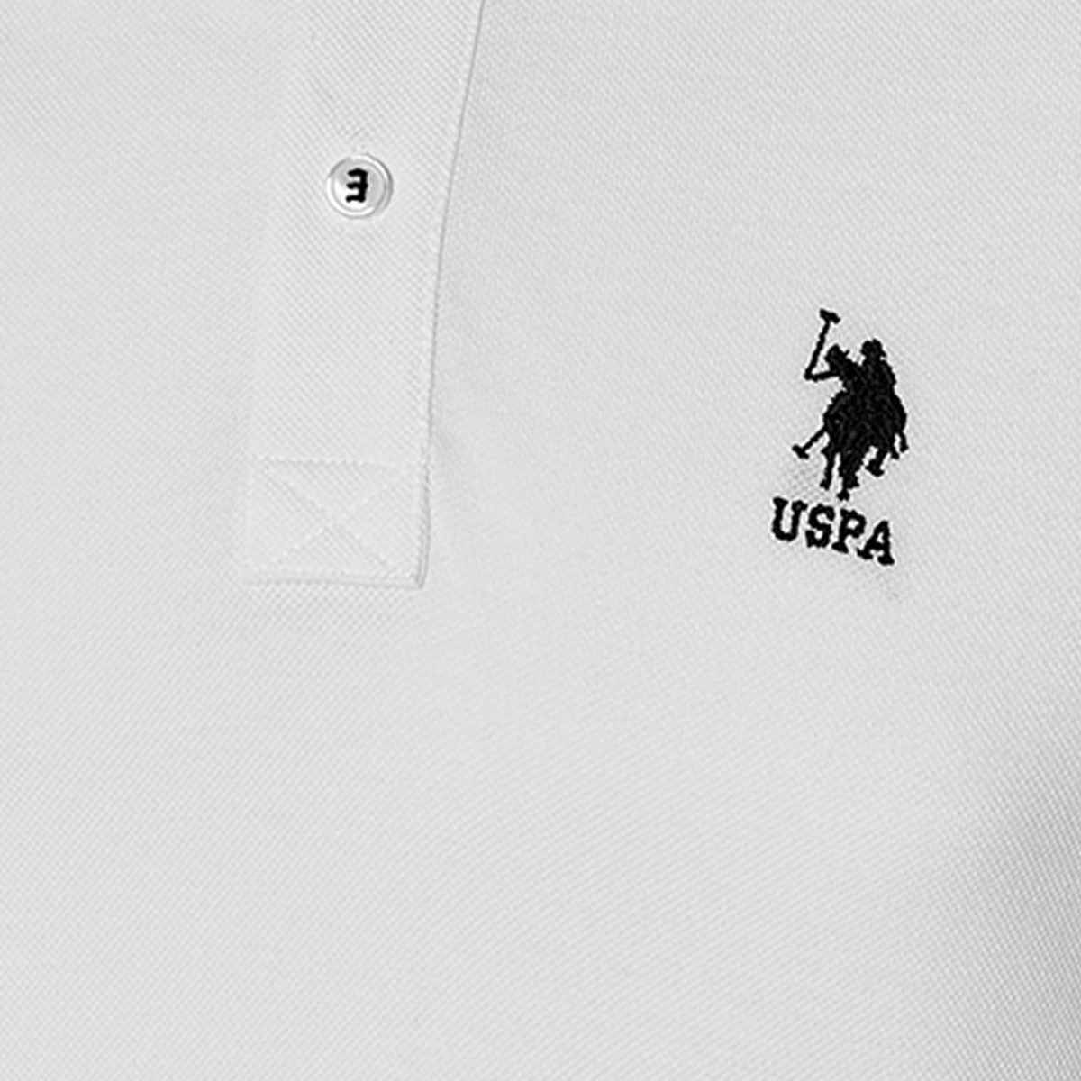 تي شيرت بولو رجالي، بقصة ضيقة وياقة سادة وأكمام قصيرة من يو إس بولو أسسن-men-clothing-tshirtsandpolos-polos-image-2
