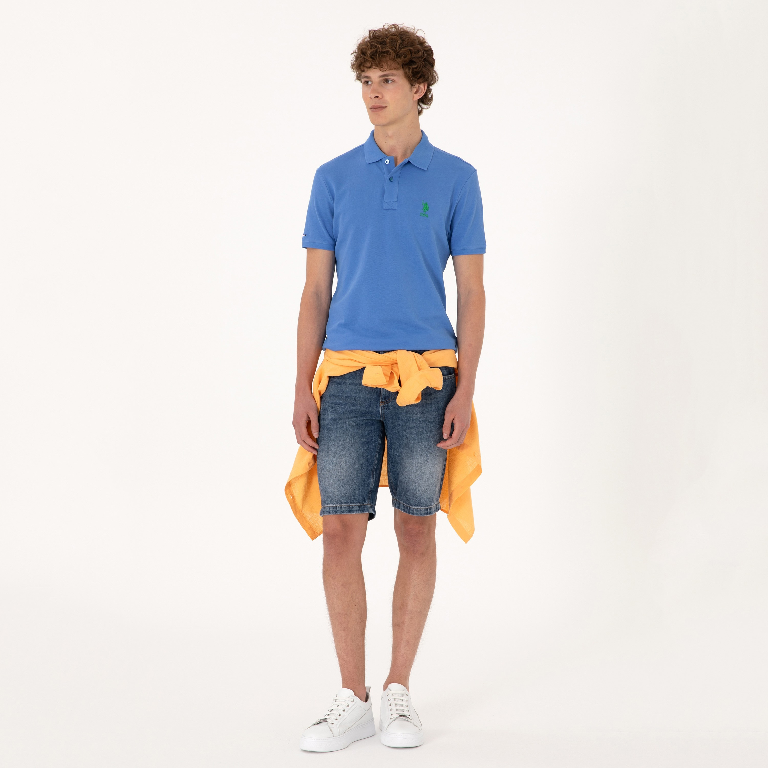 تي شيرت بولو رجالي، بقصة ضيقة وياقة سادة وأكمام قصيرة من يو إس بولو أسسن-men-clothing-tshirtsandpolos-polos-image-14