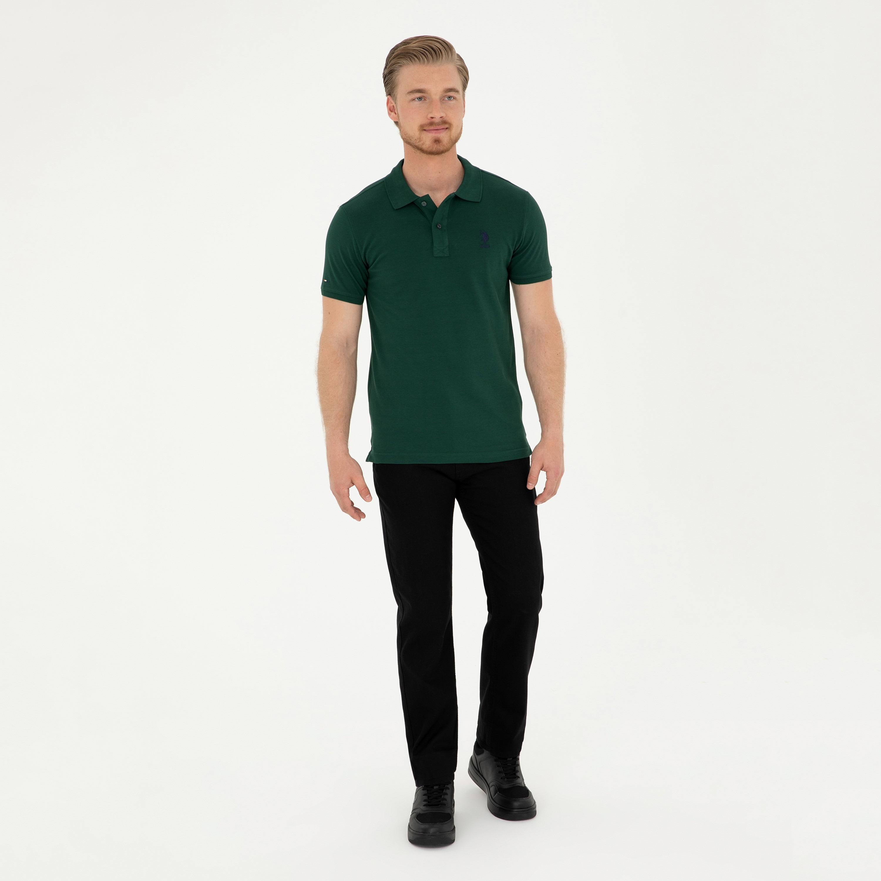 تي شيرت بولو رجالي، بقصة ضيقة وياقة سادة وأكمام قصيرة من يو إس بولو أسسن-men-clothing-tshirtsandpolos-polos-image-38