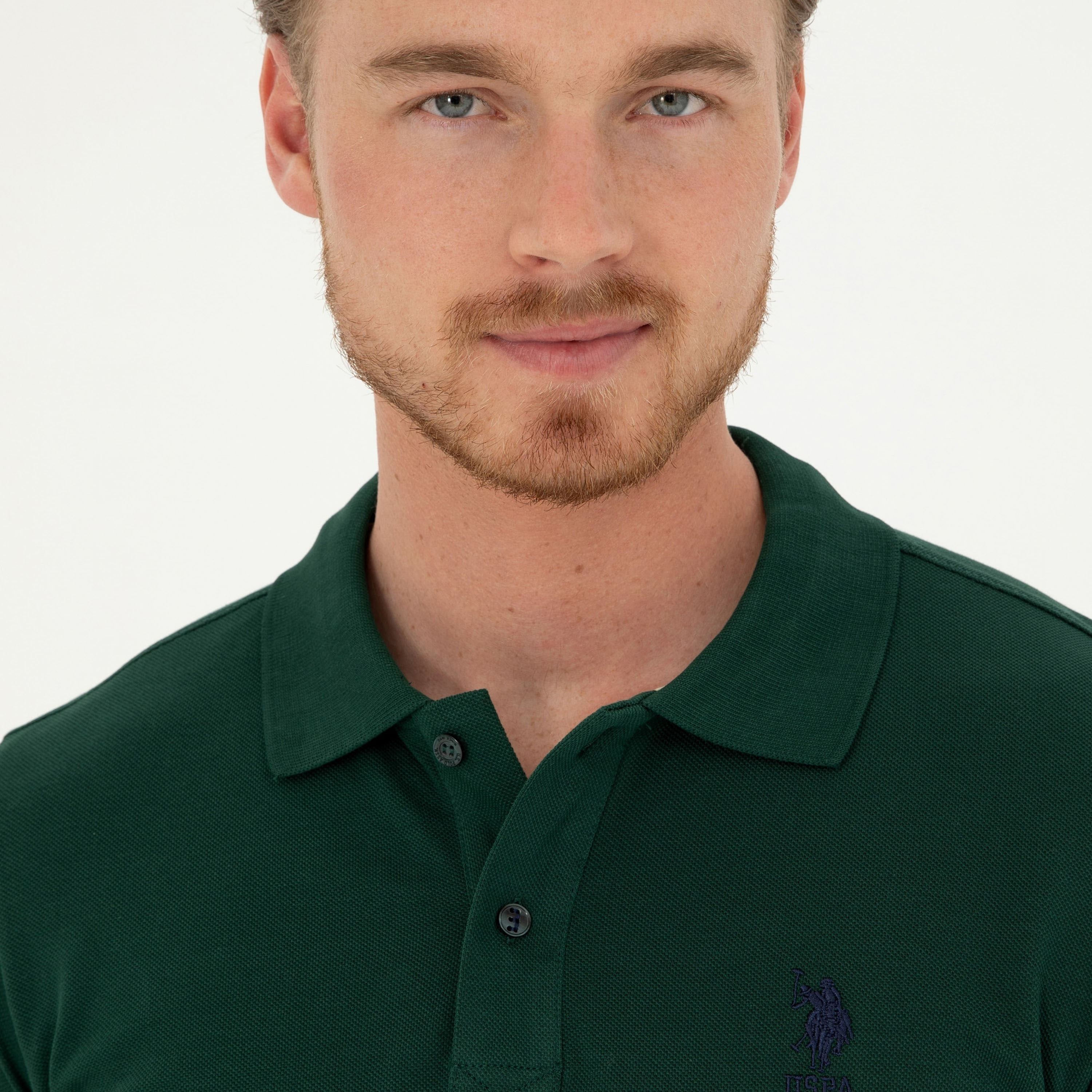 تي شيرت بولو رجالي، بقصة ضيقة وياقة سادة وأكمام قصيرة من يو إس بولو أسسن-men-clothing-tshirtsandpolos-polos-image-39