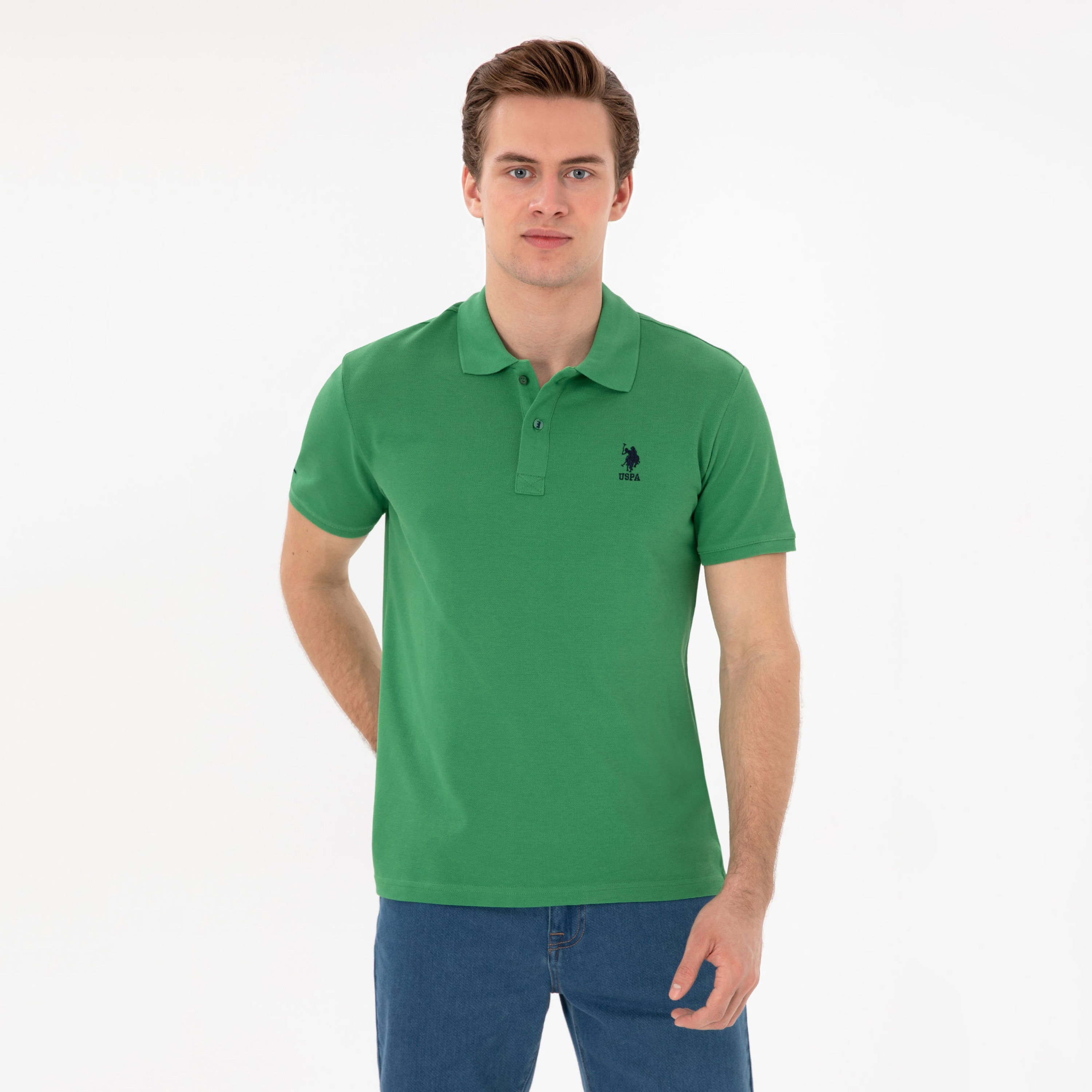 تي شيرت بولو رجالي، بقصة ضيقة وياقة سادة وأكمام قصيرة من يو إس بولو أسسن-men-clothing-tshirtsandpolos-polos-image-31