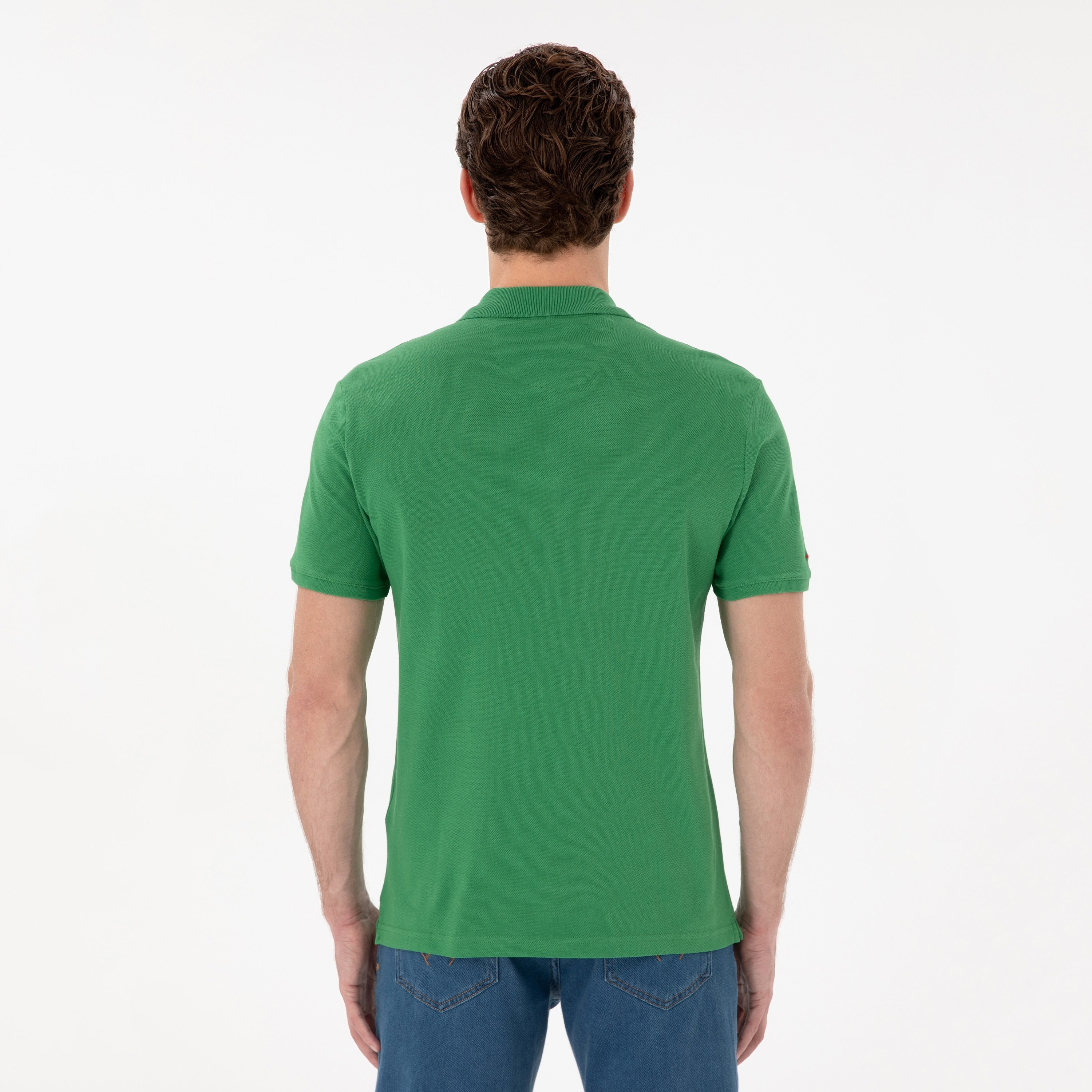 تي شيرت بولو رجالي، بقصة ضيقة وياقة سادة وأكمام قصيرة من يو إس بولو أسسن-men-clothing-tshirtsandpolos-polos-image-34