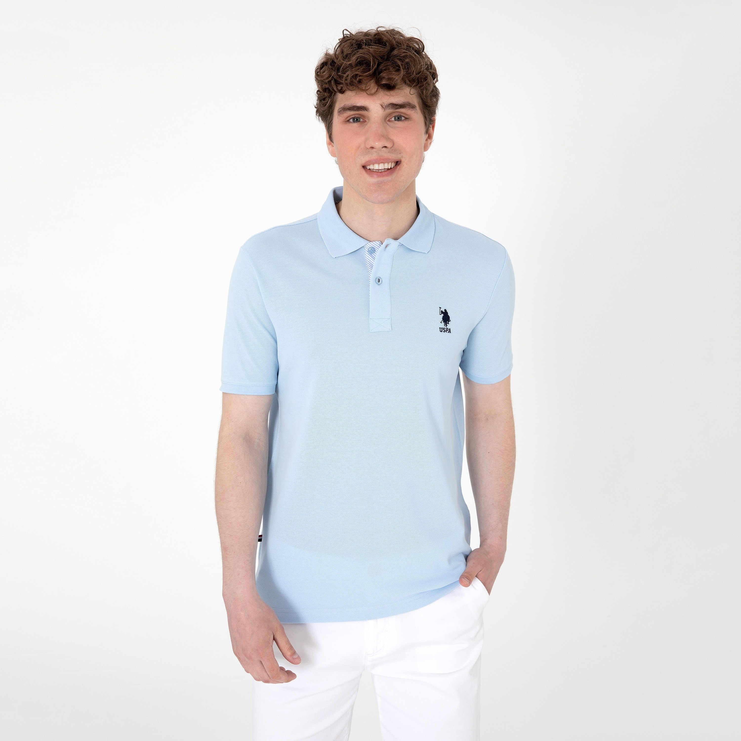 تي شيرت بولو رجالي، بقصة ضيقة وياقة سادة وأكمام قصيرة من يو إس بولو أسسن-men-clothing-tshirtsandpolos-polos-image-5
