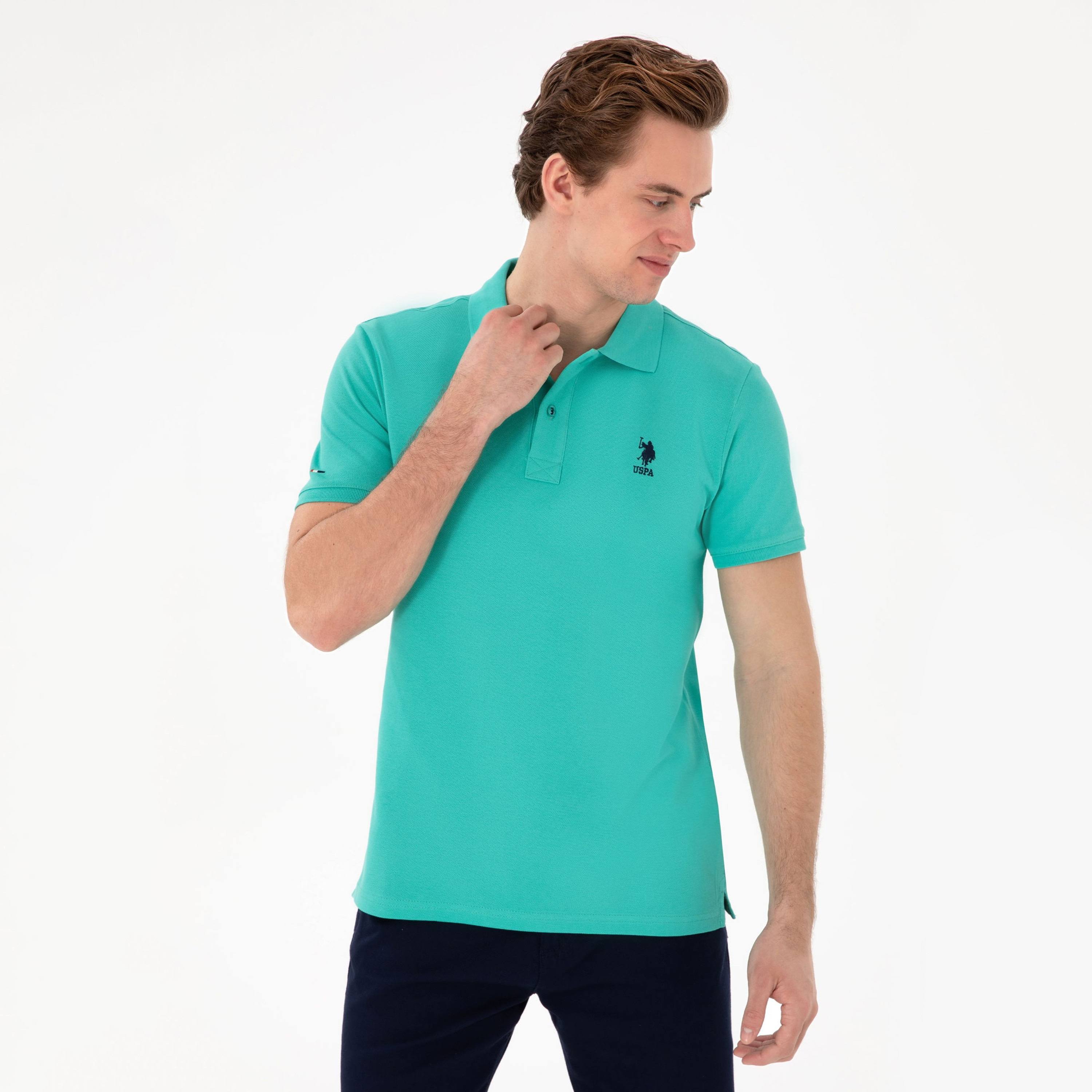 تي شيرت بولو رجالي، بقصة ضيقة وياقة سادة وأكمام قصيرة من يو إس بولو أسسن-men-clothing-tshirtsandpolos-polos-image-43