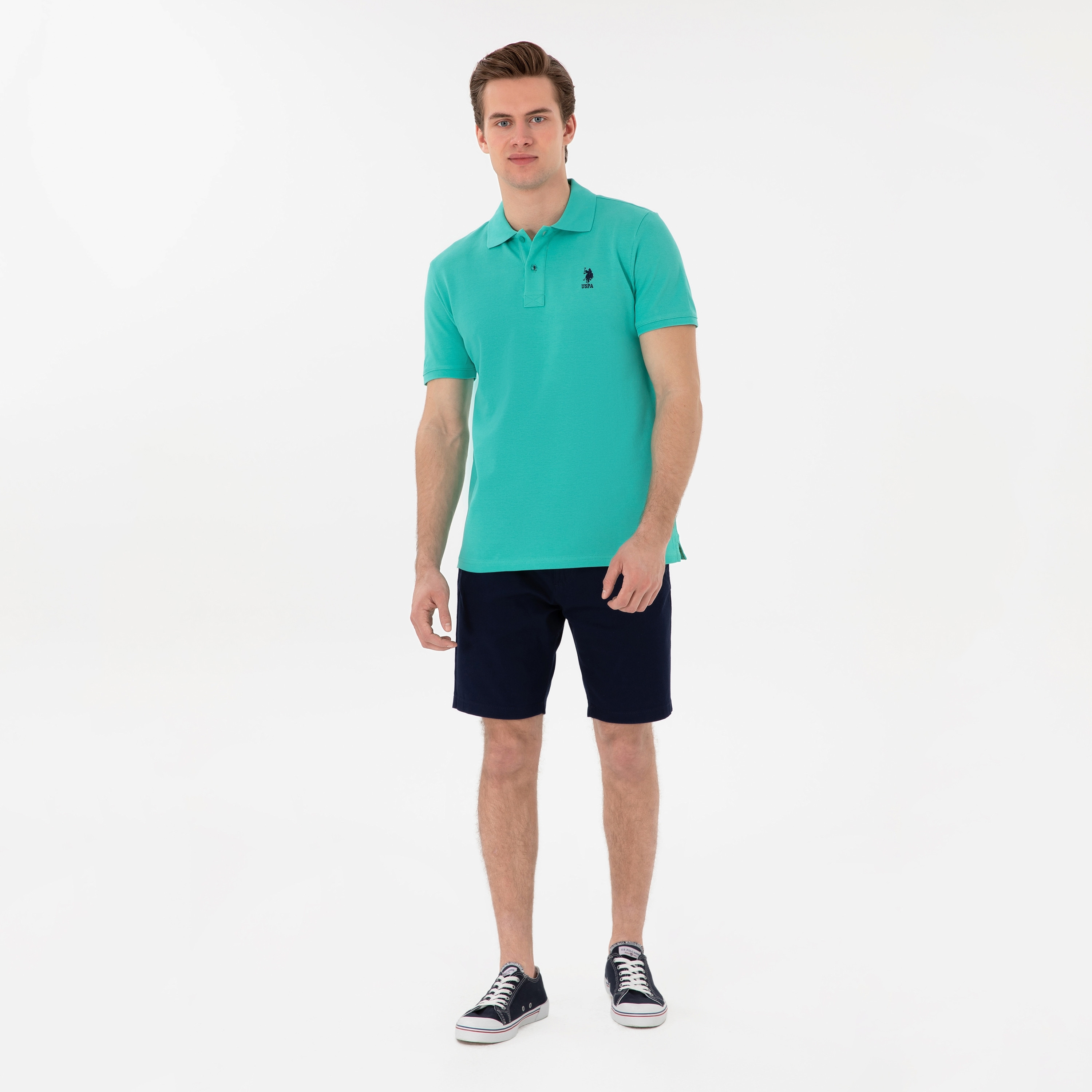 تي شيرت بولو رجالي، بقصة ضيقة وياقة سادة وأكمام قصيرة من يو إس بولو أسسن-men-clothing-tshirtsandpolos-polos-image-44