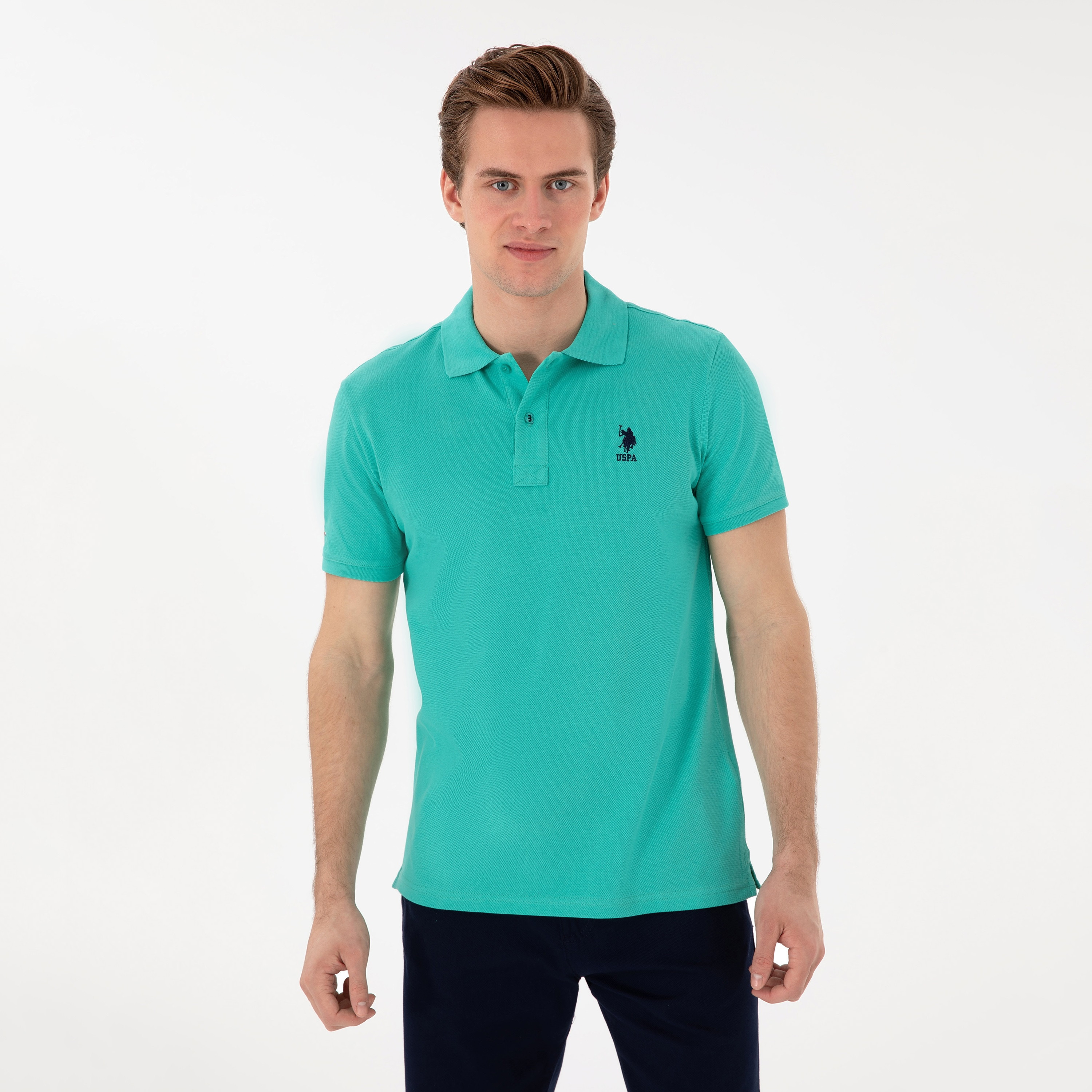 تي شيرت بولو رجالي، بقصة ضيقة وياقة سادة وأكمام قصيرة من يو إس بولو أسسن-men-clothing-tshirtsandpolos-polos-image-47